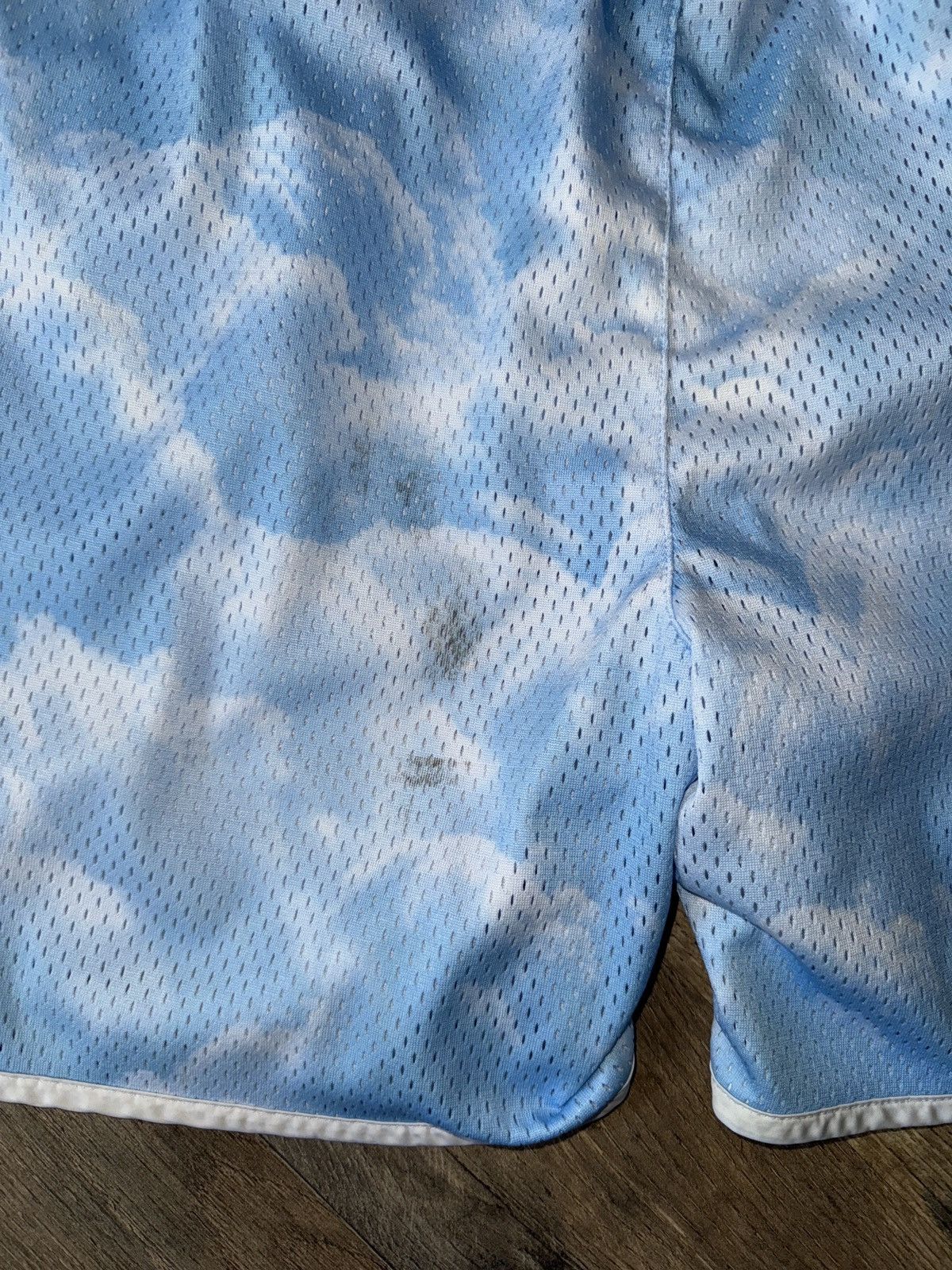 Kith Kith Jordan Clouds Shorts Size US 38 / EU 54 - 2 Thumbnail
