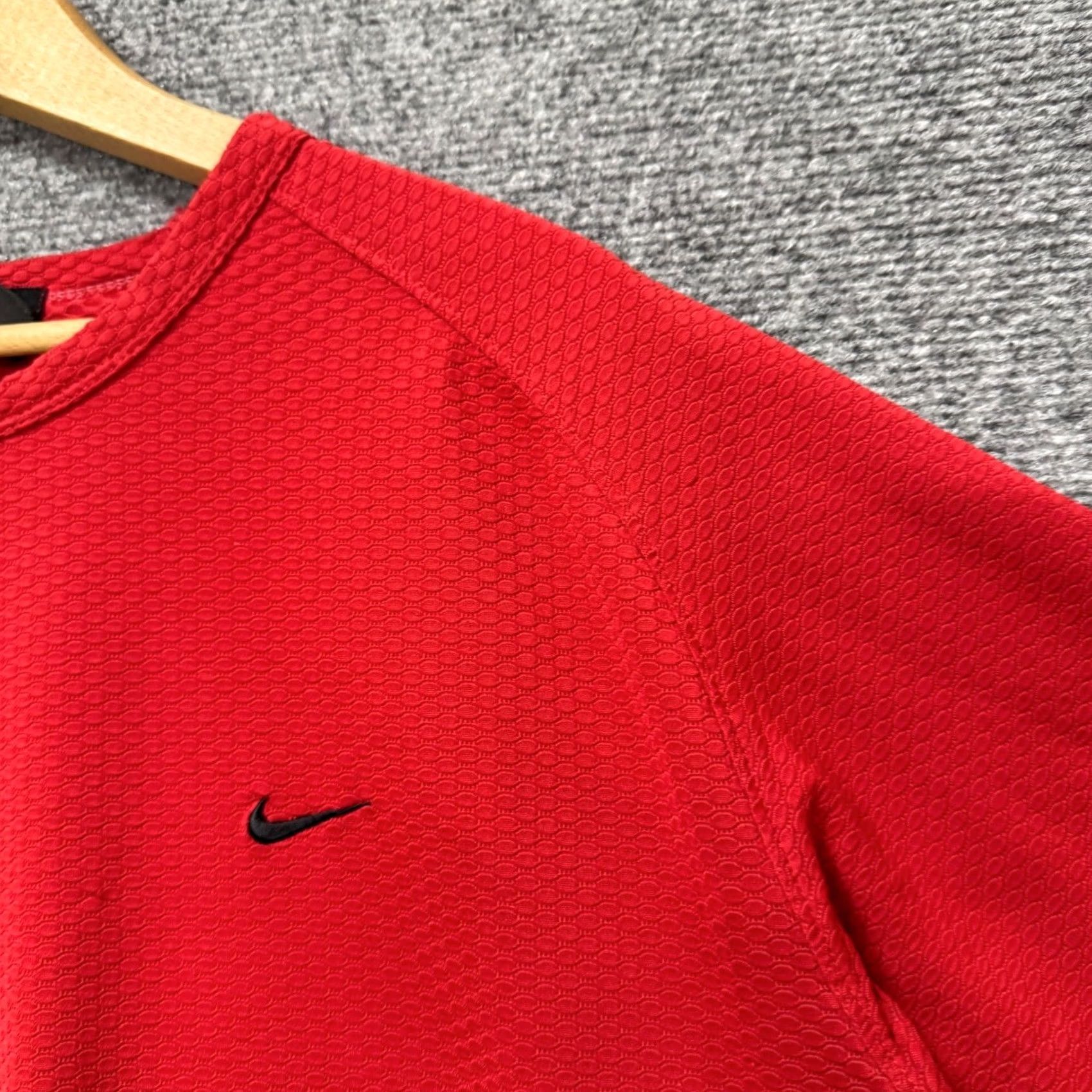 Nike Nike Sphere Sweatshirt Men Large Pullover Red 2000s Thrashed Active Wear Y3K Size US L / EU 52-54 / 3 - 6 Thumbnail