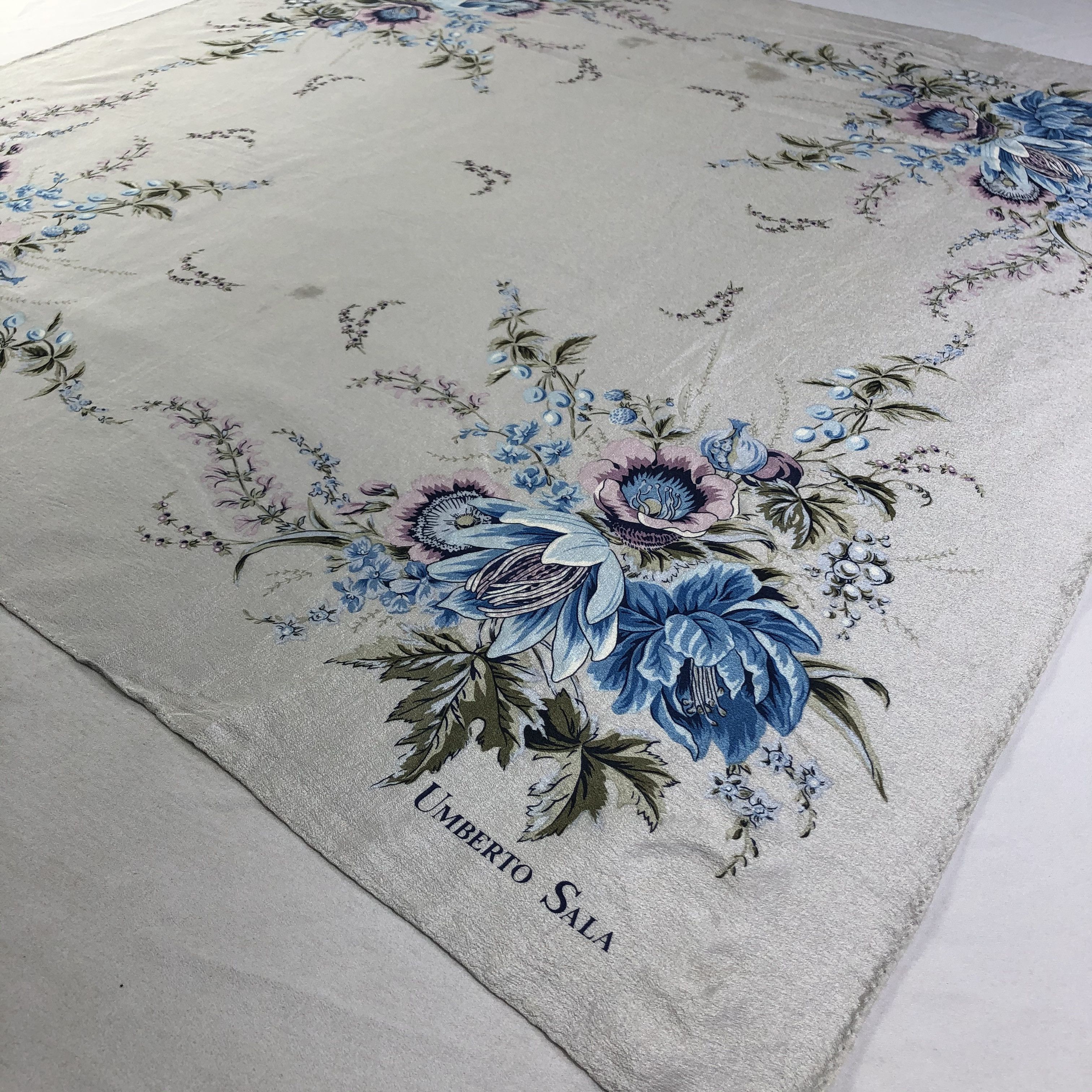 Vintage Vintage Umberto Sala Silk Scarf Size ONE SIZE - 3 Thumbnail