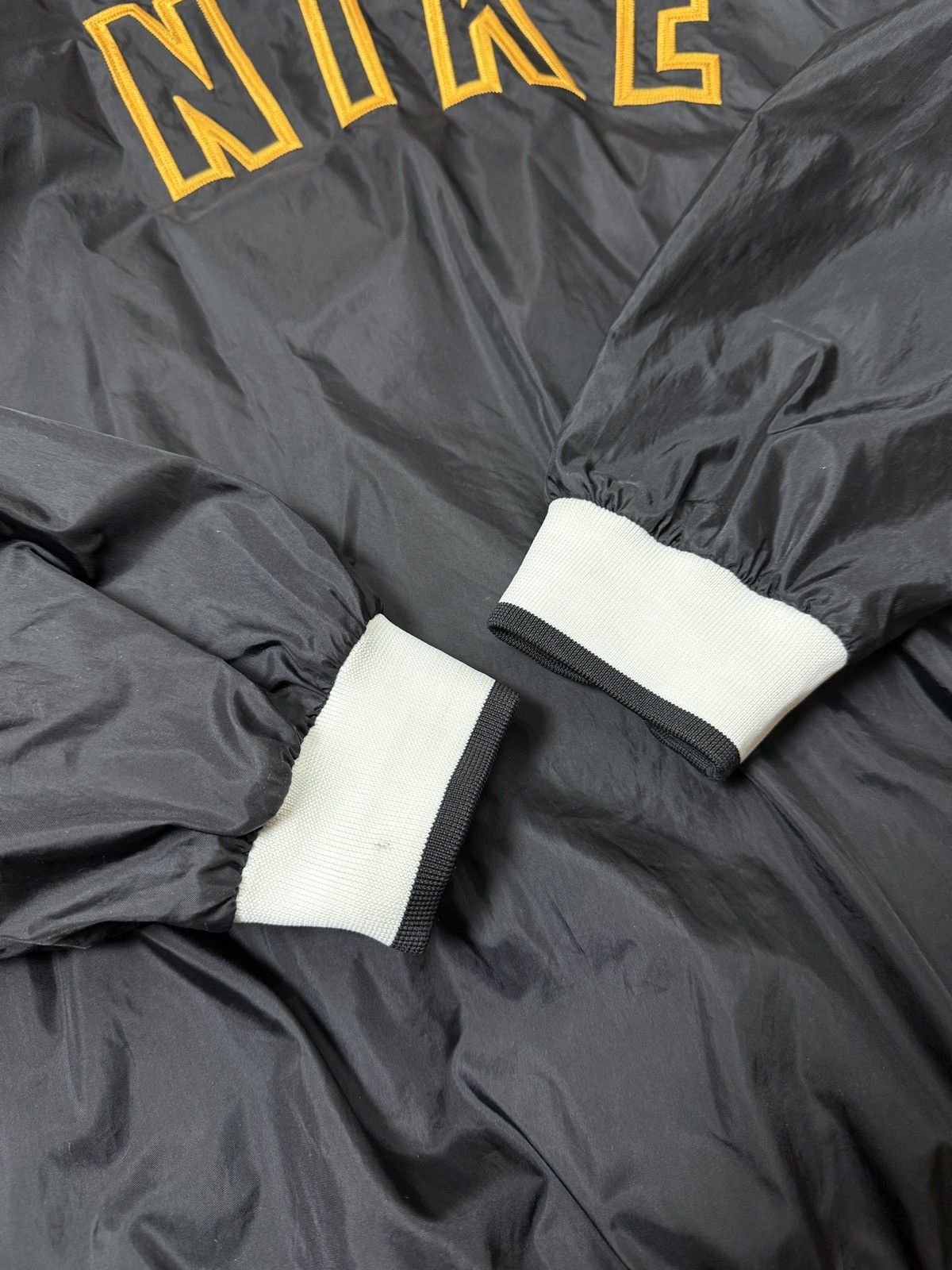 Nike Vintage Nike Nylon Pullover Windbreaker Big Logo 90s Size US XXL / EU 58 / 5 - 10 Thumbnail