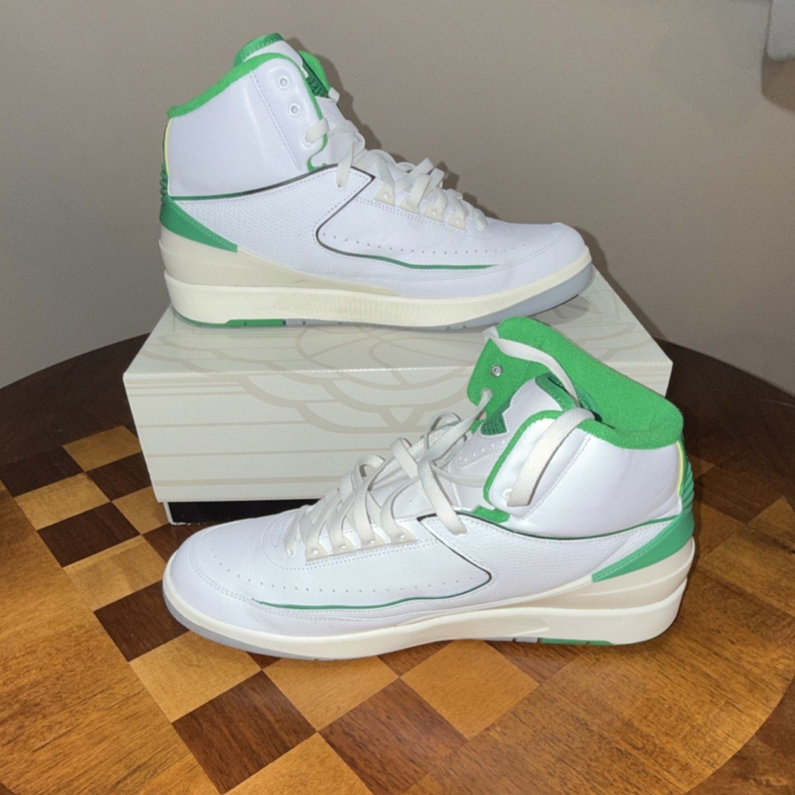 Nike Jordan Air Jordan 2 Retro Lucky Green Men's 14 Size US 14 / EU 47 - 2 Thumbnail