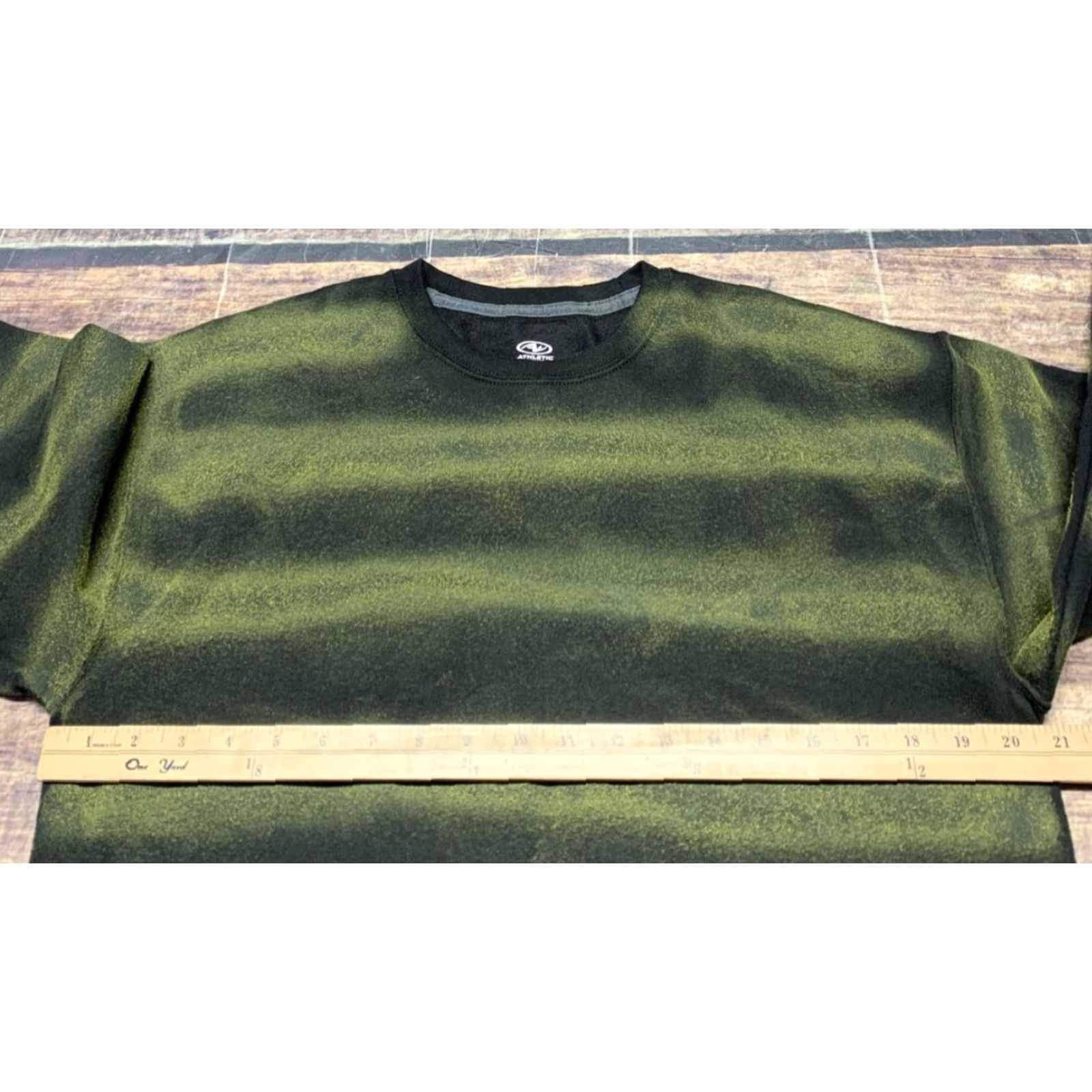 Athletic Works Athletic Works Sweatshirt Men's Crewneck Size Medium Black Green Yellow Colourful Theme Pullover Size US M / EU 48-50 / 2 - 4 Thumbnail