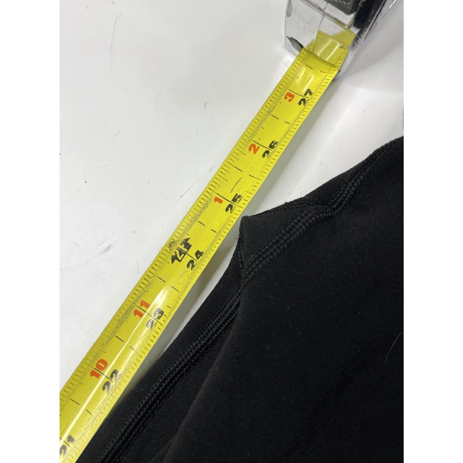 Lululemon Lululemon Leggings 4 Women Slim Perforated Black Ankle Length Activewear Footless Stretch Compression Skinny Pull On Size 27" / US 4 / IT 40 - 6 Thumbnail