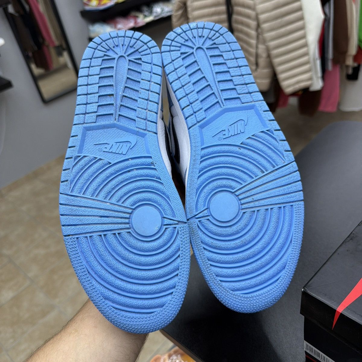 Jordan Brand Air Jordan 1 Retro High OG University Blue size 10.5 mens Size US 10.5 / EU 43-44 - 18 Thumbnail
