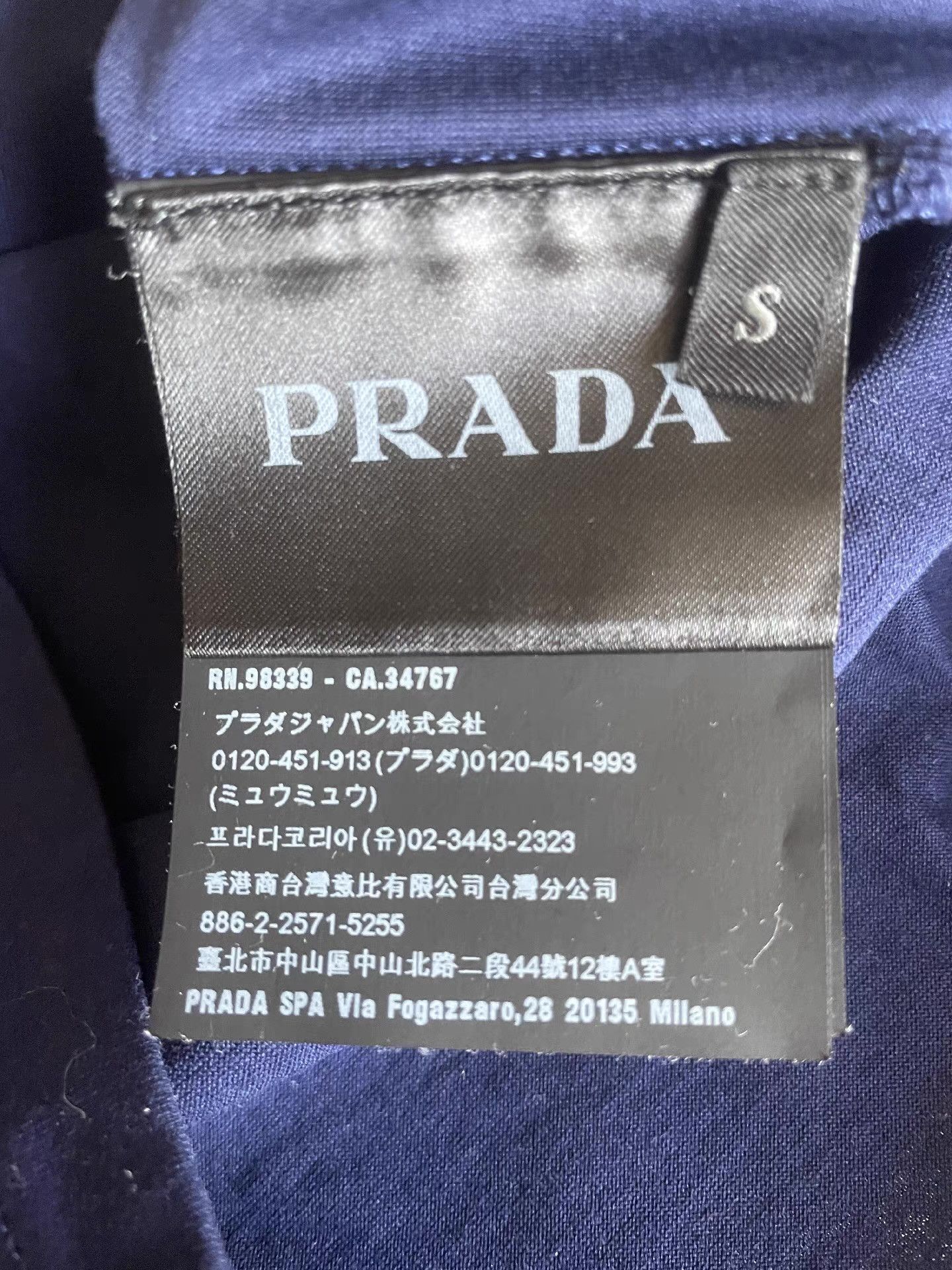 Prada Prada navy blue short-sleeve polo shirt. Q4 Size US S / EU 44-46 / 1 - 5 Thumbnail