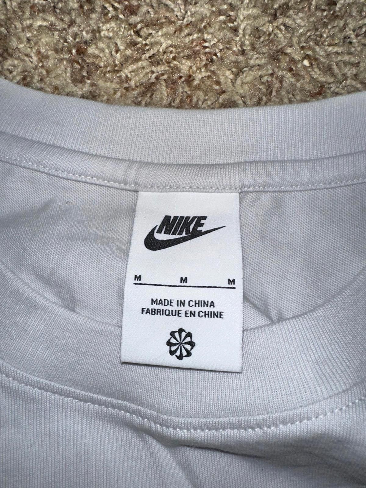 Nike Nike Sportswear Repeat Short Sleeve T-Shirt Sample Size US M / EU 48-50 / 2 - 4 Thumbnail