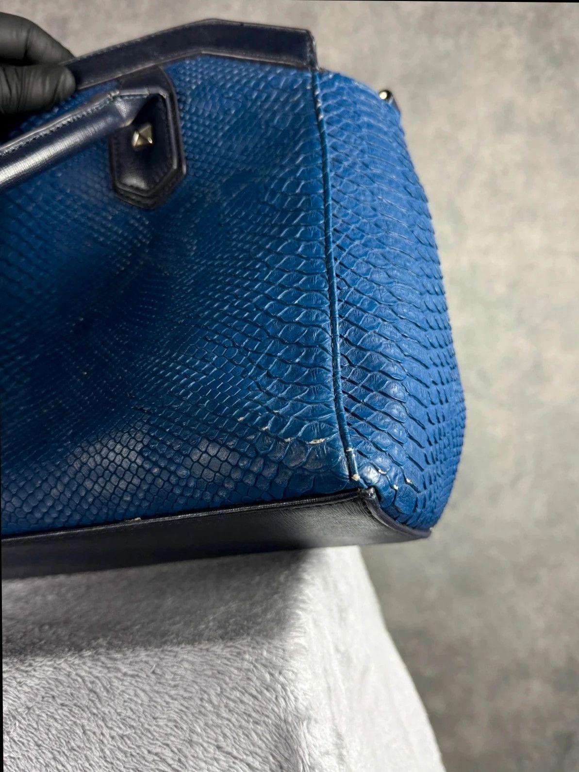 Mario Valentino Mario Valentino Snake Print Mini Handbag Blue Size ONE SIZE - 17 Thumbnail