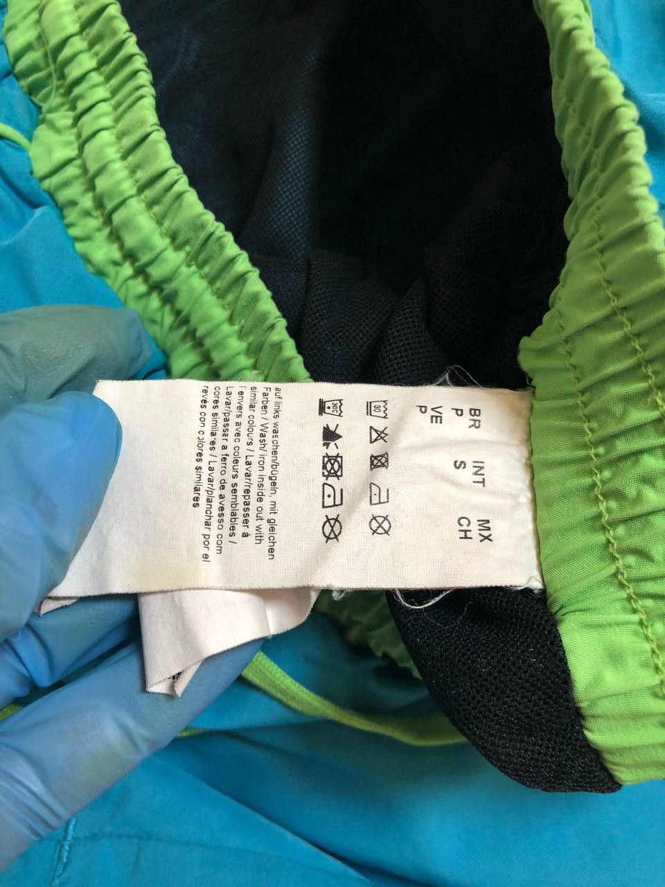 Hugo Boss Vintage Hugo Boss Y2K Logo Streetwear Shorts Size S Size US 30 / EU 46 - 11 Thumbnail