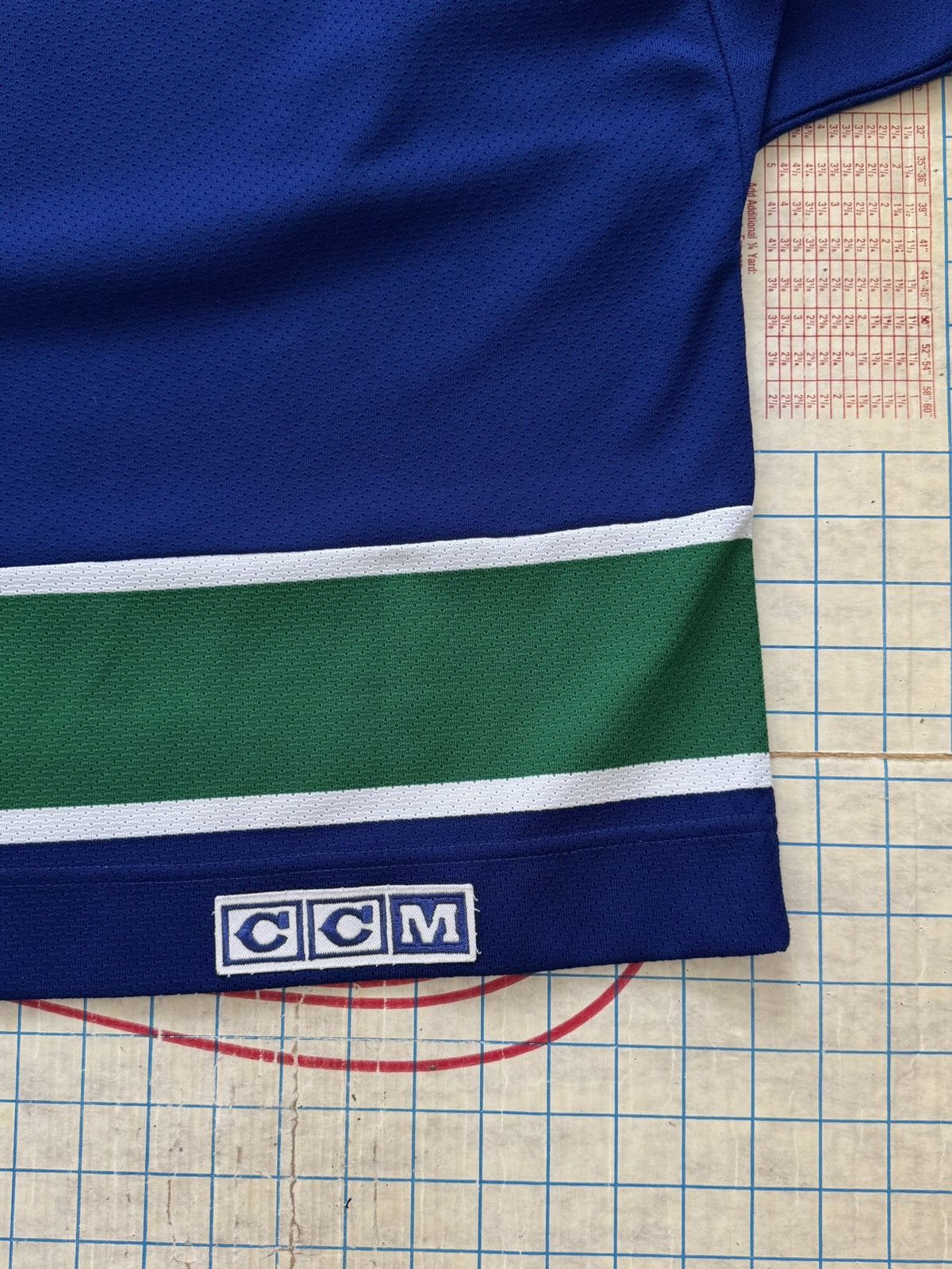 Ccm × NHL CCM Vancouver Canucks Vtg Stick Logo Jersey Blue Size Small Size US S / EU 44-46 / 1 - 10 Thumbnail