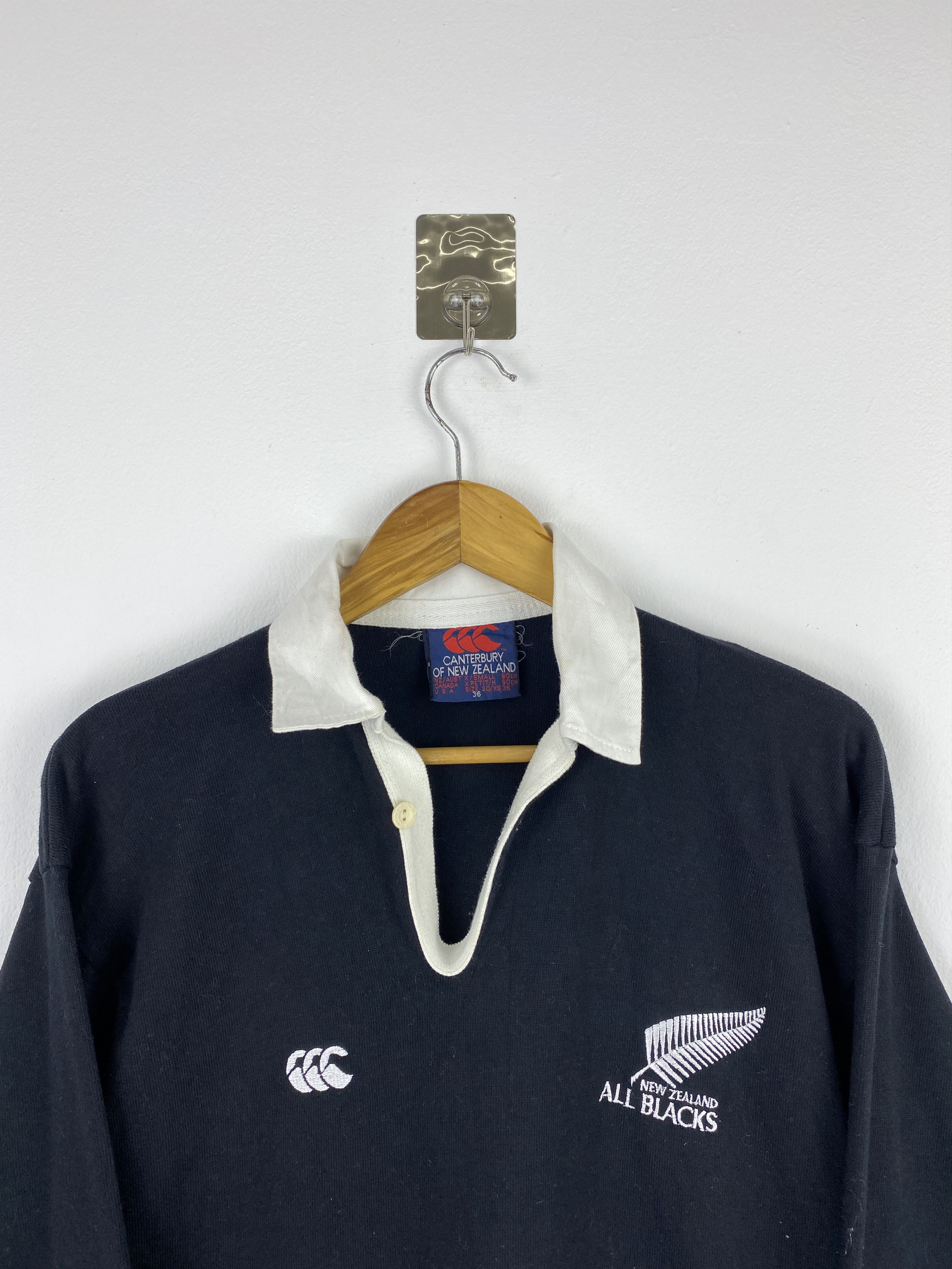 Canterbury of New Zealand Vintage 90s Canterbury All Blacks Rugby Shirt SH0455 Size US XXS / EU 40 - 2 Thumbnail