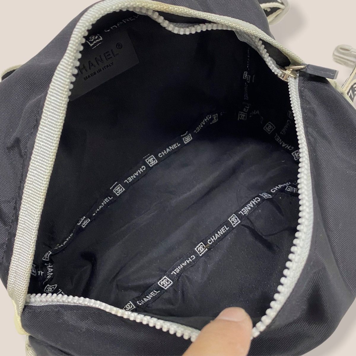 Chanel ‼️YES‼️AUTHENTIC VINTAGE CHANEL SPORT LINE WAIST BAG CC LOGO Size ONE SIZE - 11 Thumbnail