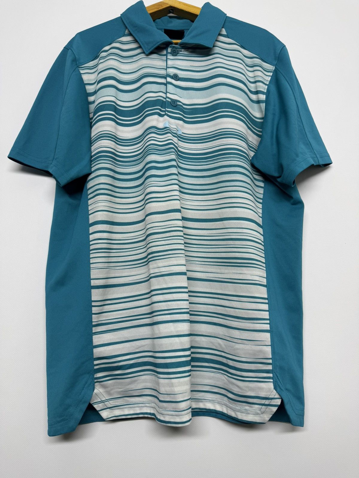Oakley Vintage Y2k Oakley Golf Polo Size US M / EU 48-50 / 2 - 7 Thumbnail