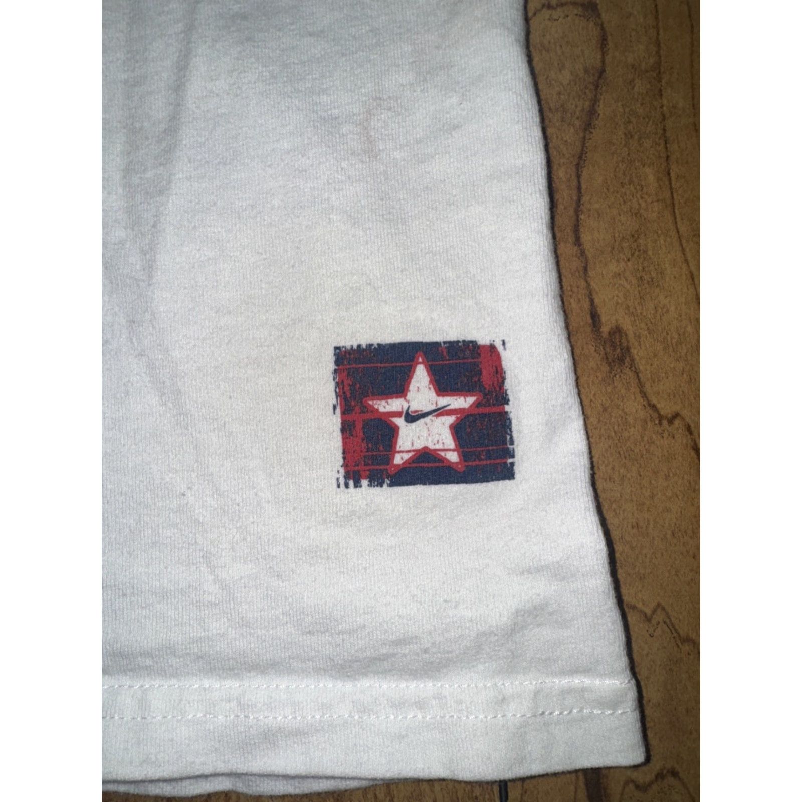 Nike VINTAGE Nike White Box Logo Graphic T-Shirt L Men USA Made 90s Silver Tag Logo Size US L / EU 52-54 / 3 - 5 Thumbnail