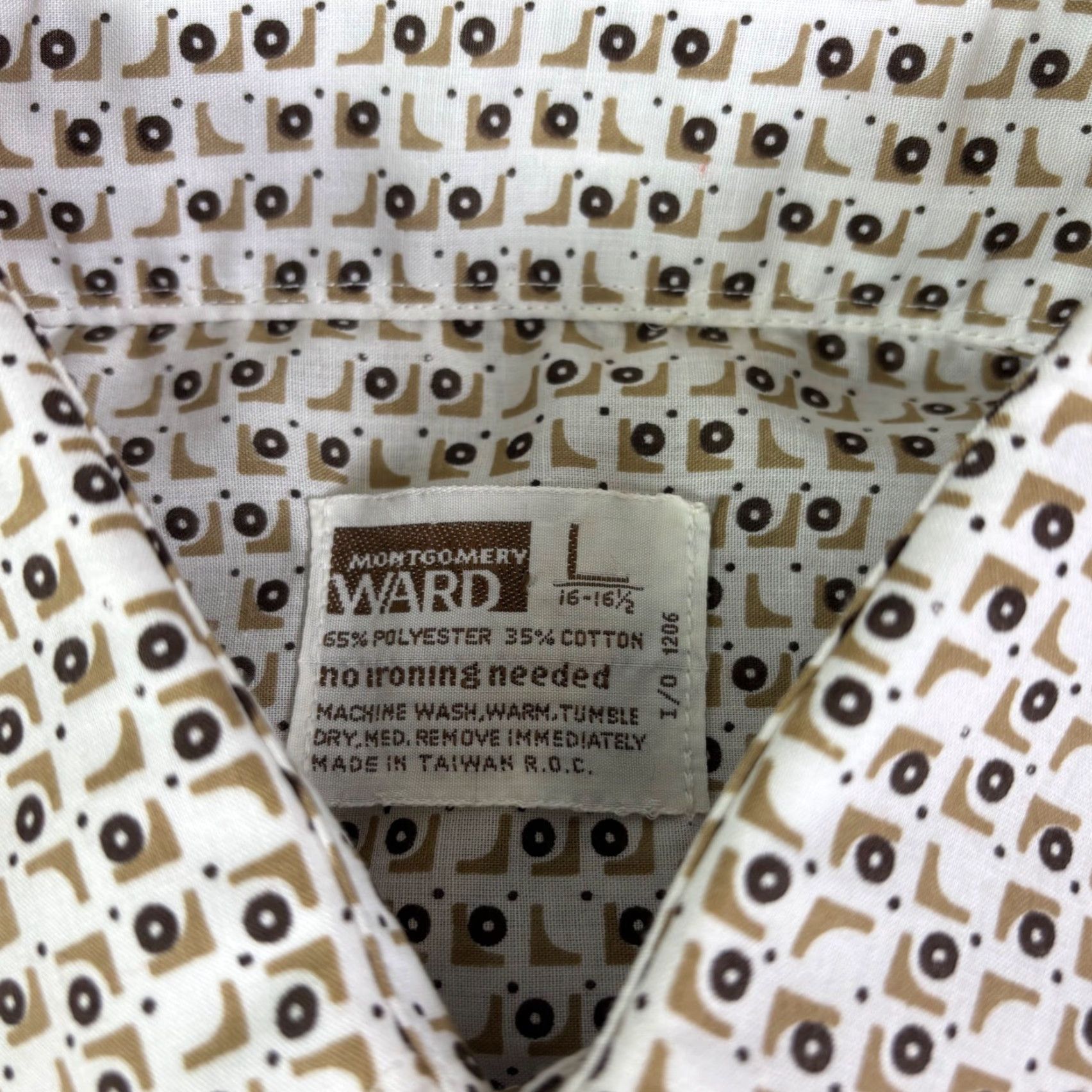 Vintage Montgomery Ward Mens Button-Up Shirt Short Sleeve Geometric Print White Vtg 60s L Slim? No, Regular Size US L / EU 52-54 / 3 - 3 Thumbnail