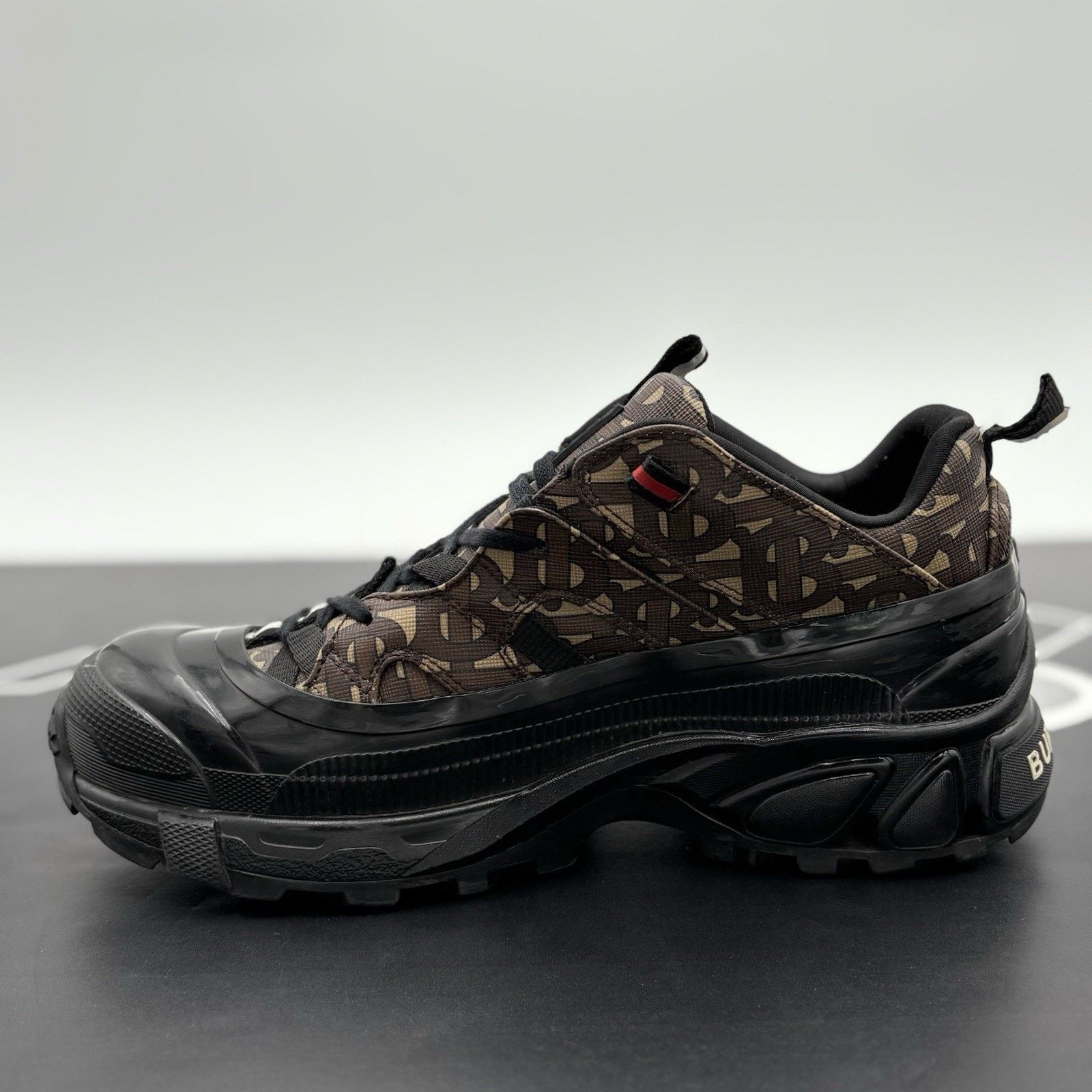 Burberry Burberry Arthur Low-Top ' Monogram Print ' | GREAT CONDITION Size US 7.5 / EU 40-41 - 4 Thumbnail
