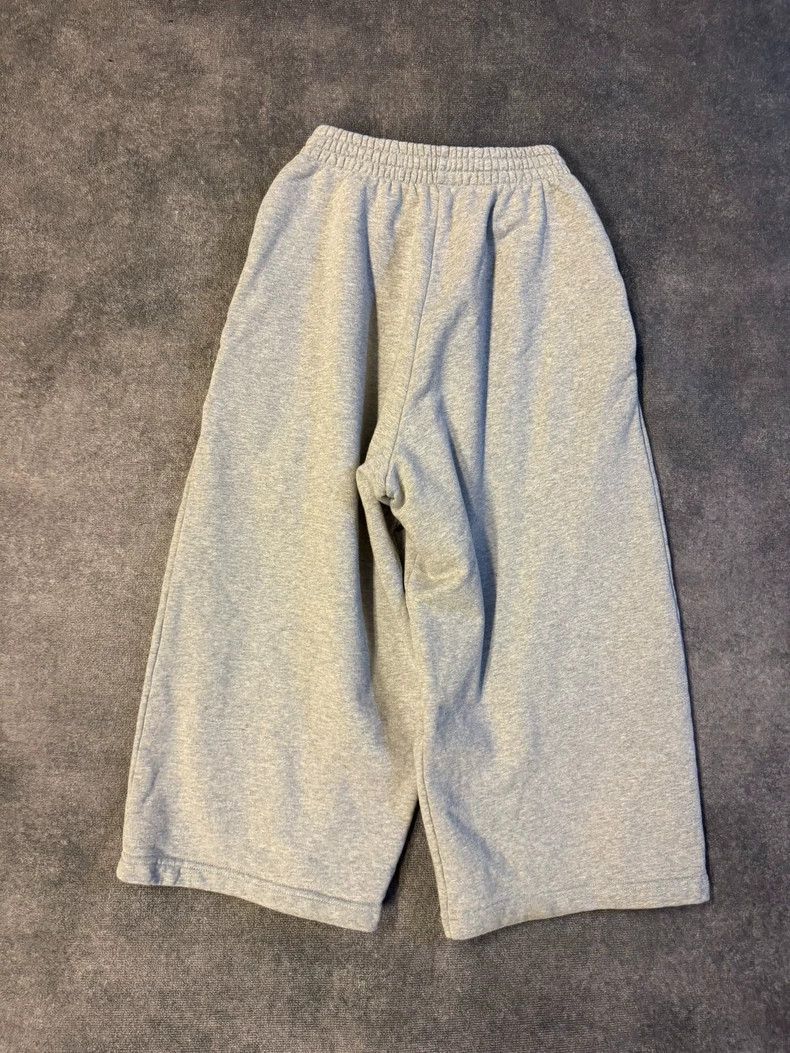 Balenciaga Balenciaga Gray MidWaist Casual Loose Shorts-2505 Size US 26 / EU 42 - 2 Thumbnail