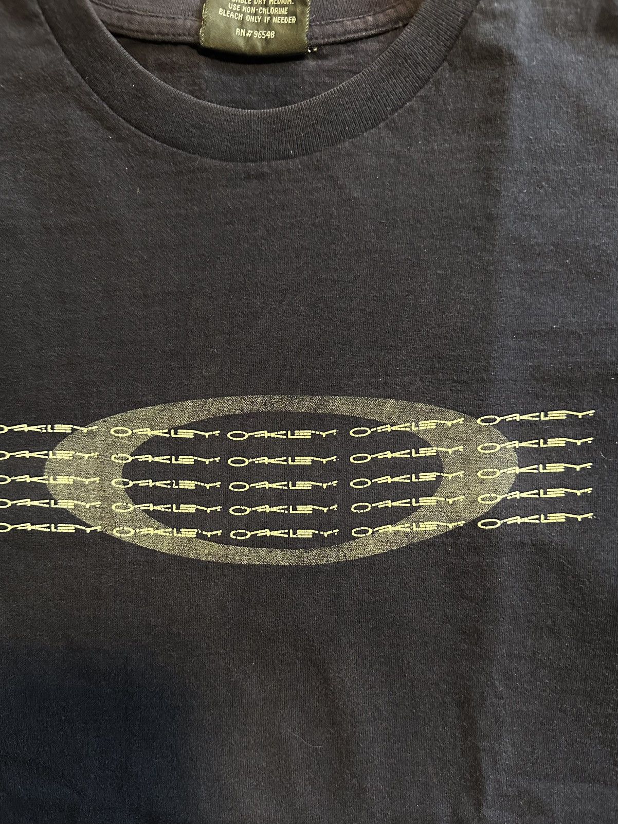 Oakley Vintage Oakley T-Shirt Big Logo Y2k Size US L / EU 52-54 / 3 - 2 Thumbnail