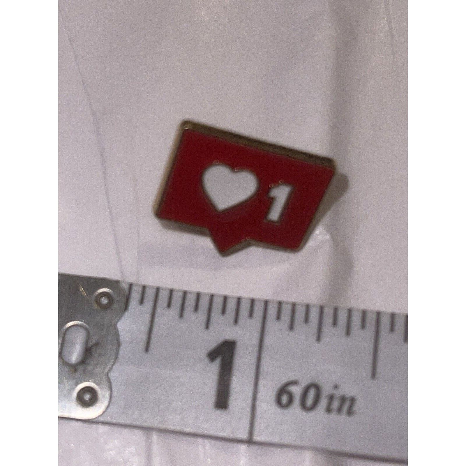 Other Heart 1 One Dialogue Box Pin Brooch Size ONE SIZE - 1 Preview