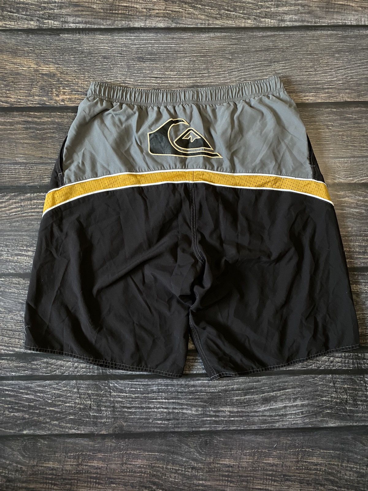 Quiksilver 90’s Qiuksilver Big Logo Shorts Size US 34 / EU 50 - 1 Thumbnail