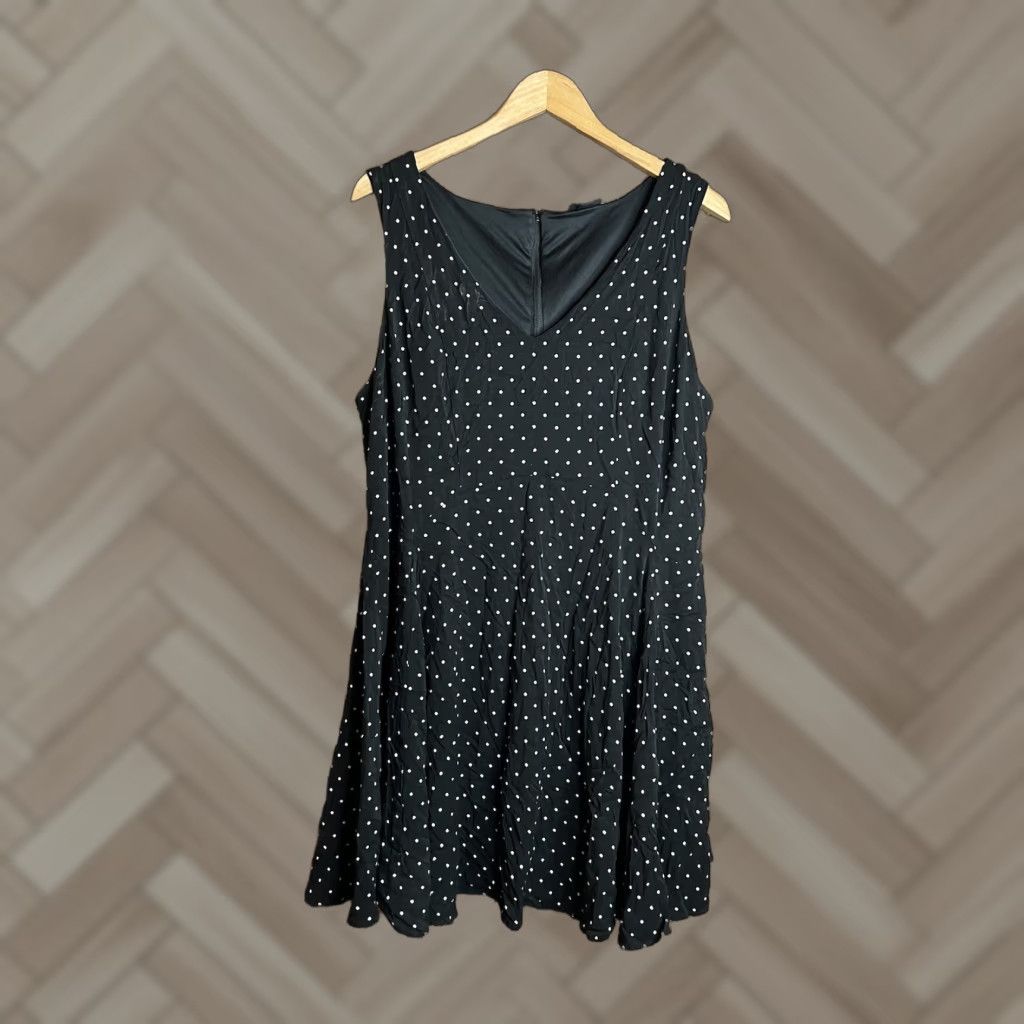 Torrid Torrid Dress Polka Dot Black 18 Plus Cap Sleeve Knee Length Skater Women Size XXL / US 16-18 / IT 52-54 - 1 Thumbnail
