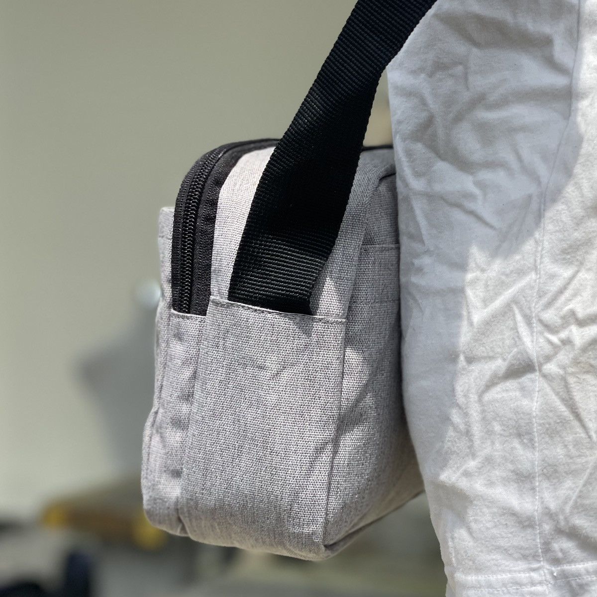 Champion 🔥 STREETWEAR CHAMPION MULTI-POCKET CROSSBODY Size ONE SIZE - 3 Thumbnail