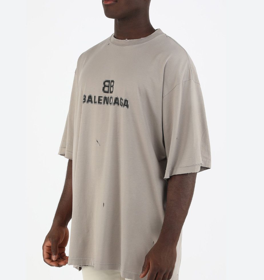 Balenciaga Balenciaga distressed pixelated Logo Oversize T-shirt Size M Size US M / EU 48-50 / 2 - 1 Thumbnail