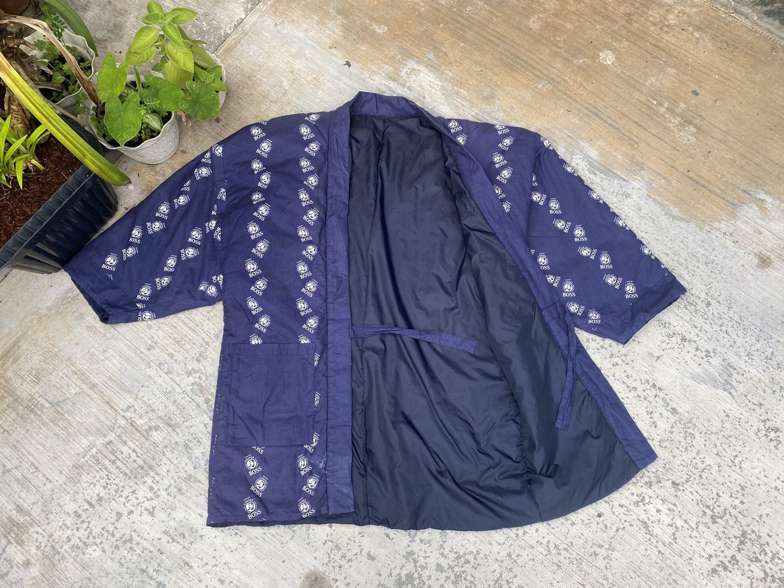 Japanese Brand Vintage Suntory Coffee Boss Monogram Kimono Size US L / EU 52-54 / 3 - 3 Thumbnail