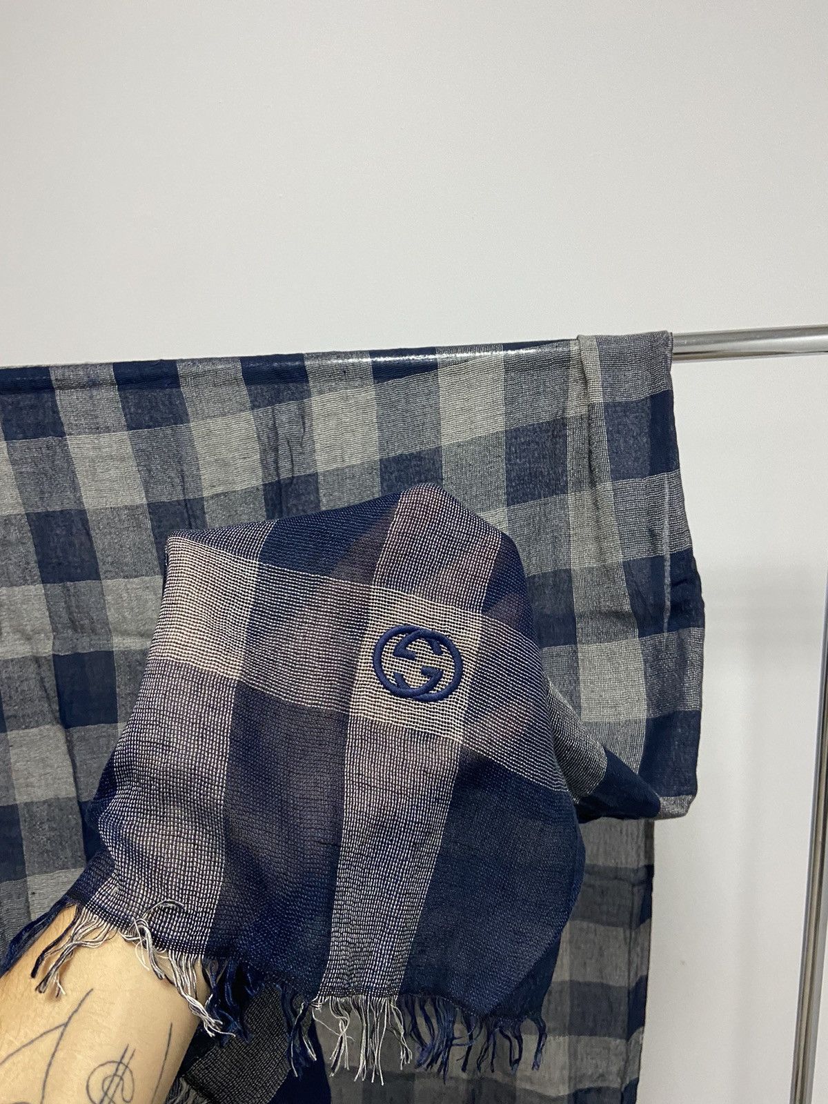 Gucci × Vintage Gucci big scarf check mesh vintage small logo silk linen Size ONE SIZE - 4 Thumbnail