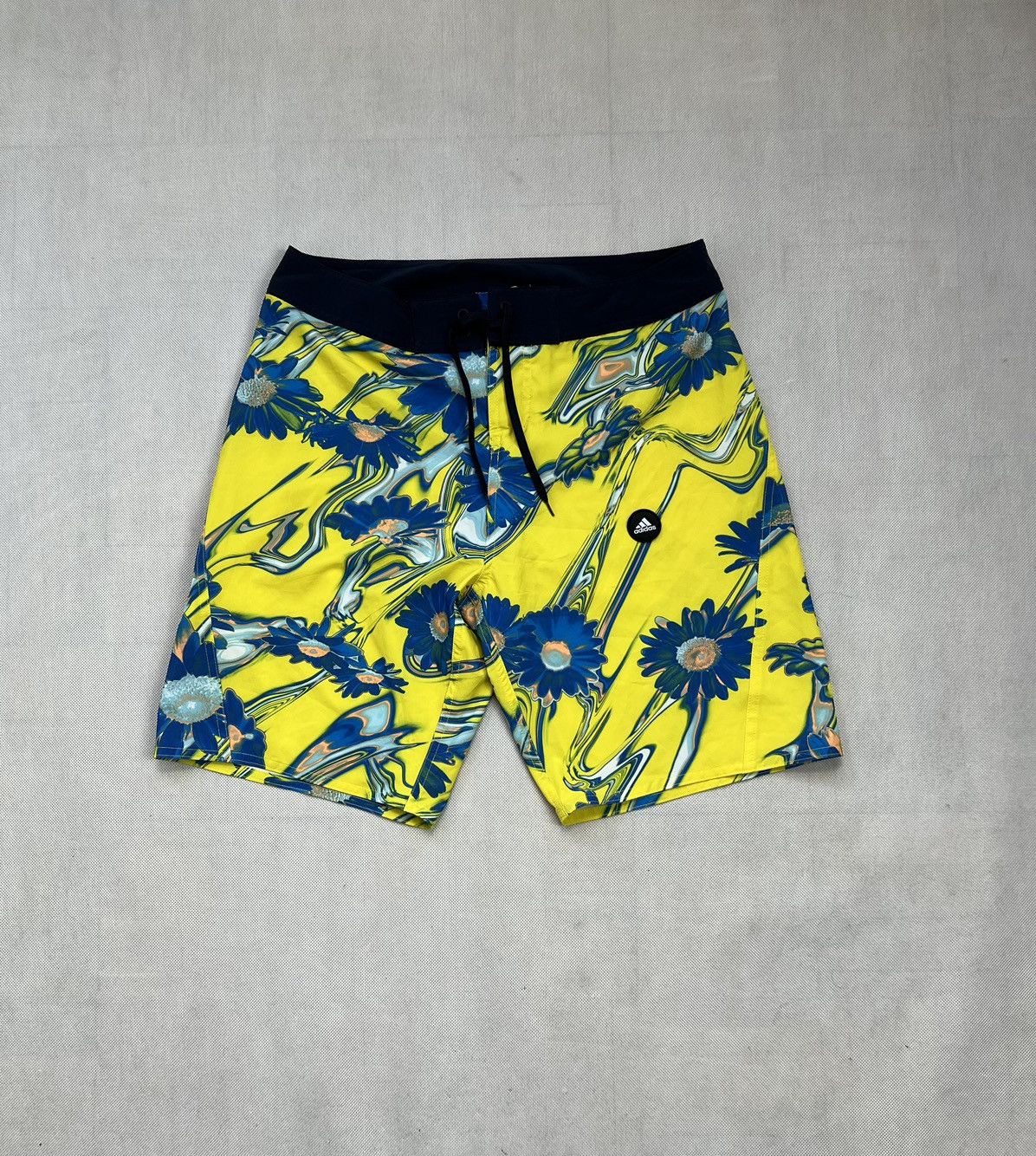 Adidas Shorts Adidas Flowers Small Logo Board Size US 31 - 1 Thumbnail