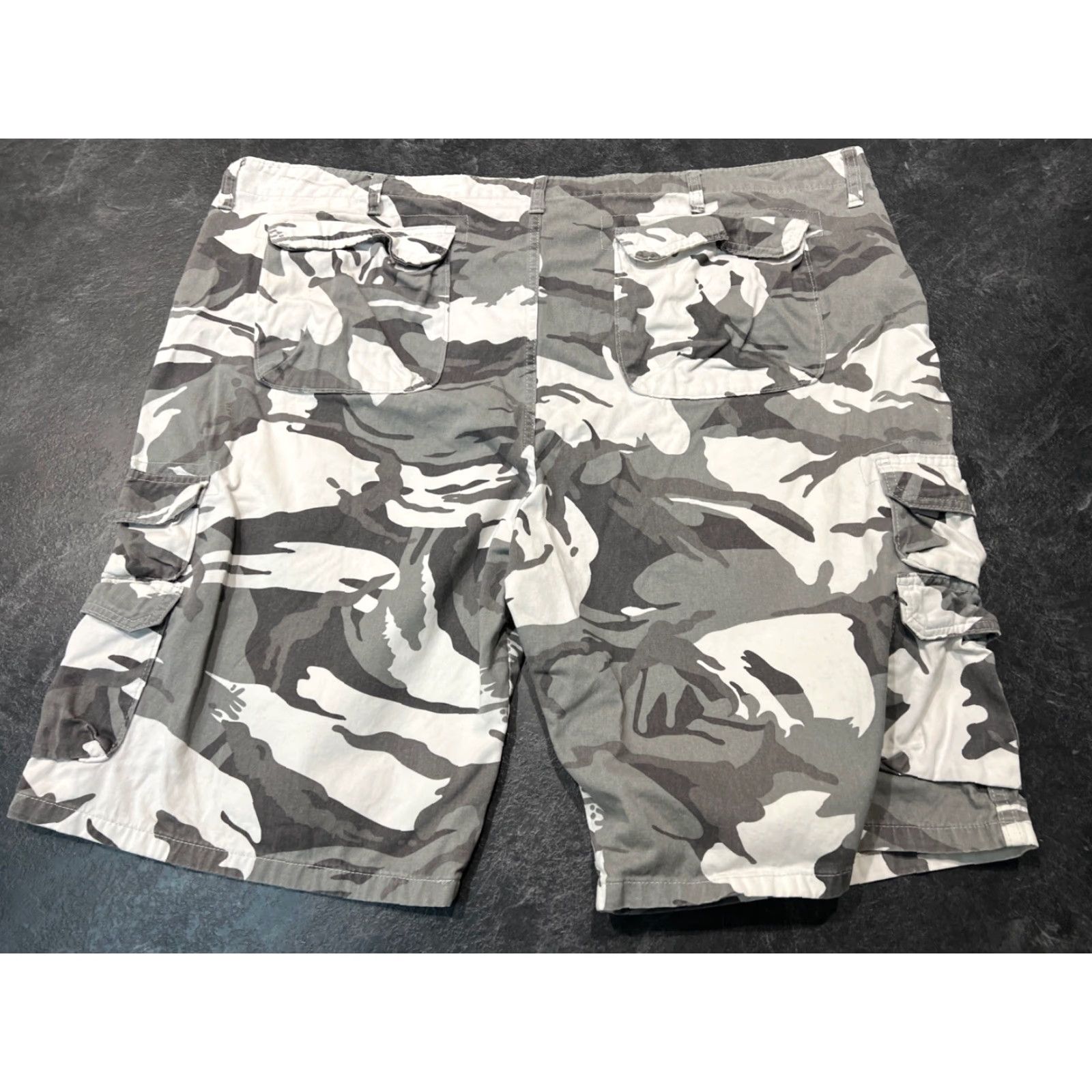 Wrangler VINTAGE Wrangler Cargo Shorts Men 48 Relaxed Fit Camouflage Cotton 00s Grunge Casual Size US 32 / EU 48 - 5 Thumbnail