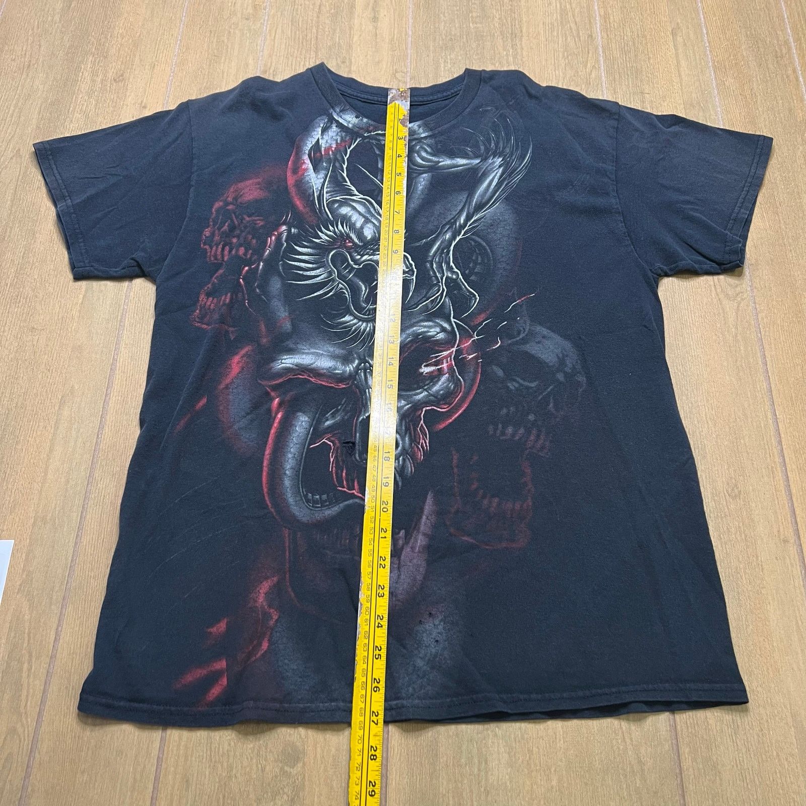 Vintage Vintage Y2K Skull Dragon Sz L Black Short Sleeve distress Size US L / EU 52-54 / 3 - 5 Thumbnail