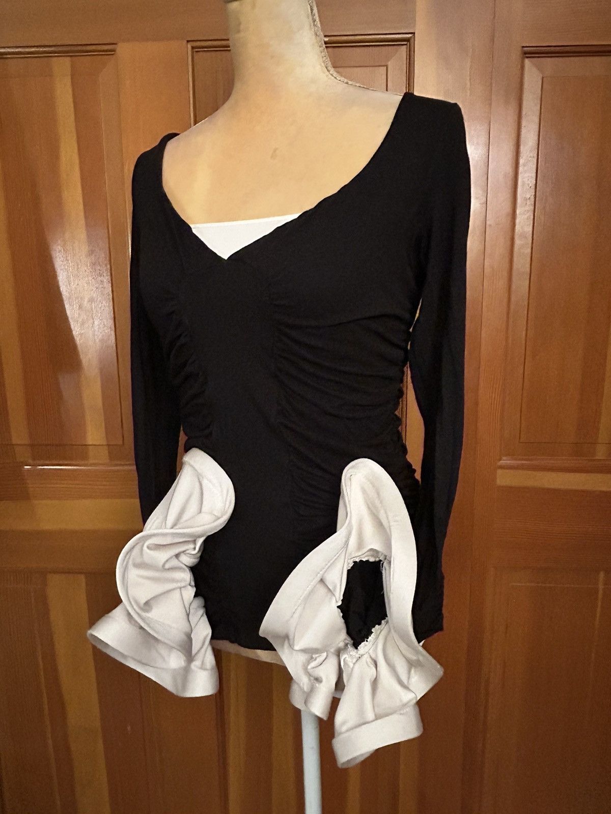 Designer × Vintage Preowned Elevated Two-Tone Bell Cuff -Sleeve Top Size S / US 4 / IT 40 - 12 Thumbnail
