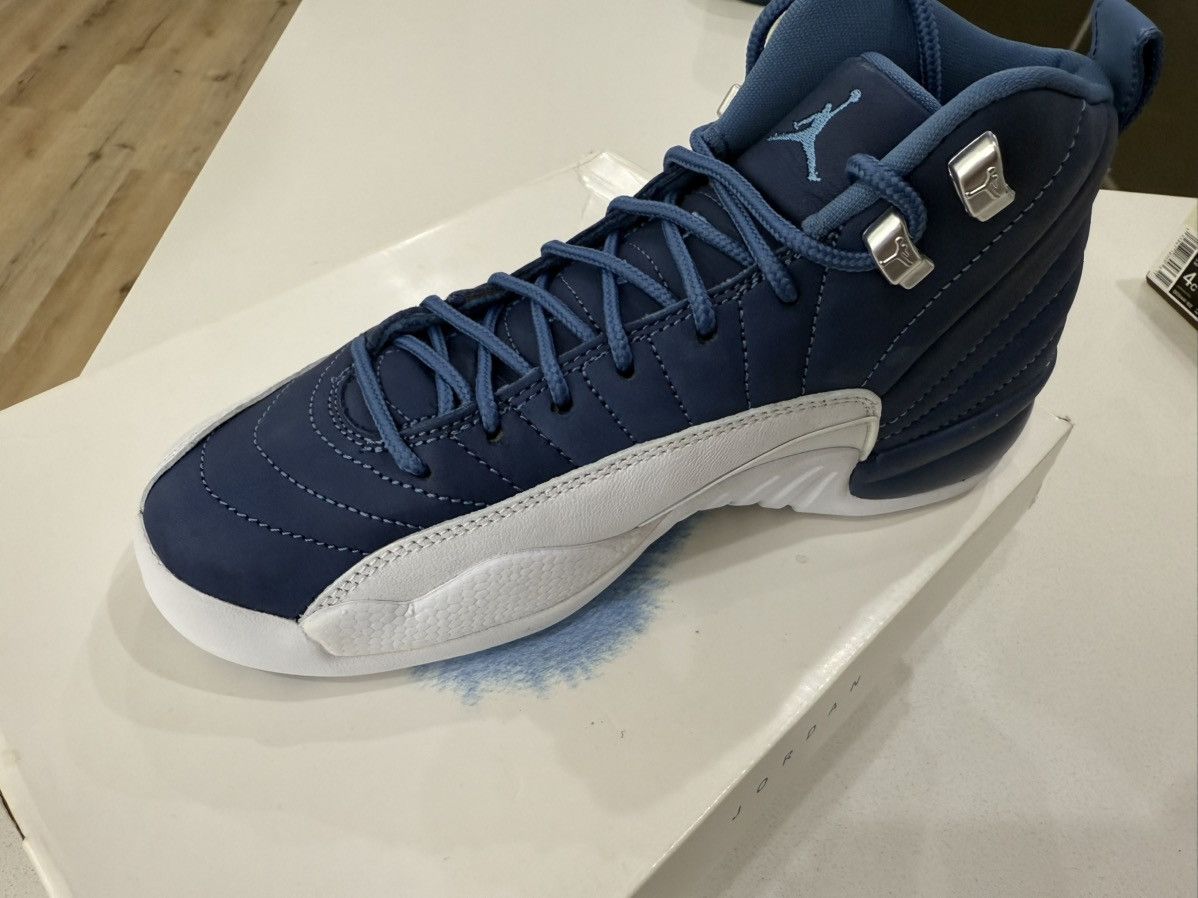 Jordan Brand Air Jordan Retro 12 SE (GS) Size US 6.5 / EU 39-40 - 3 Thumbnail