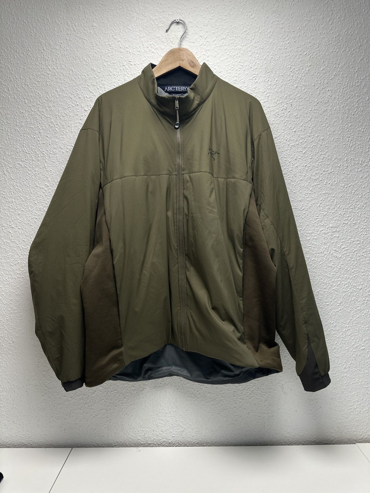 image of Arcteryx Leaf Atom Lt Gen 1 Jacket in Green, Men's (Size XL)