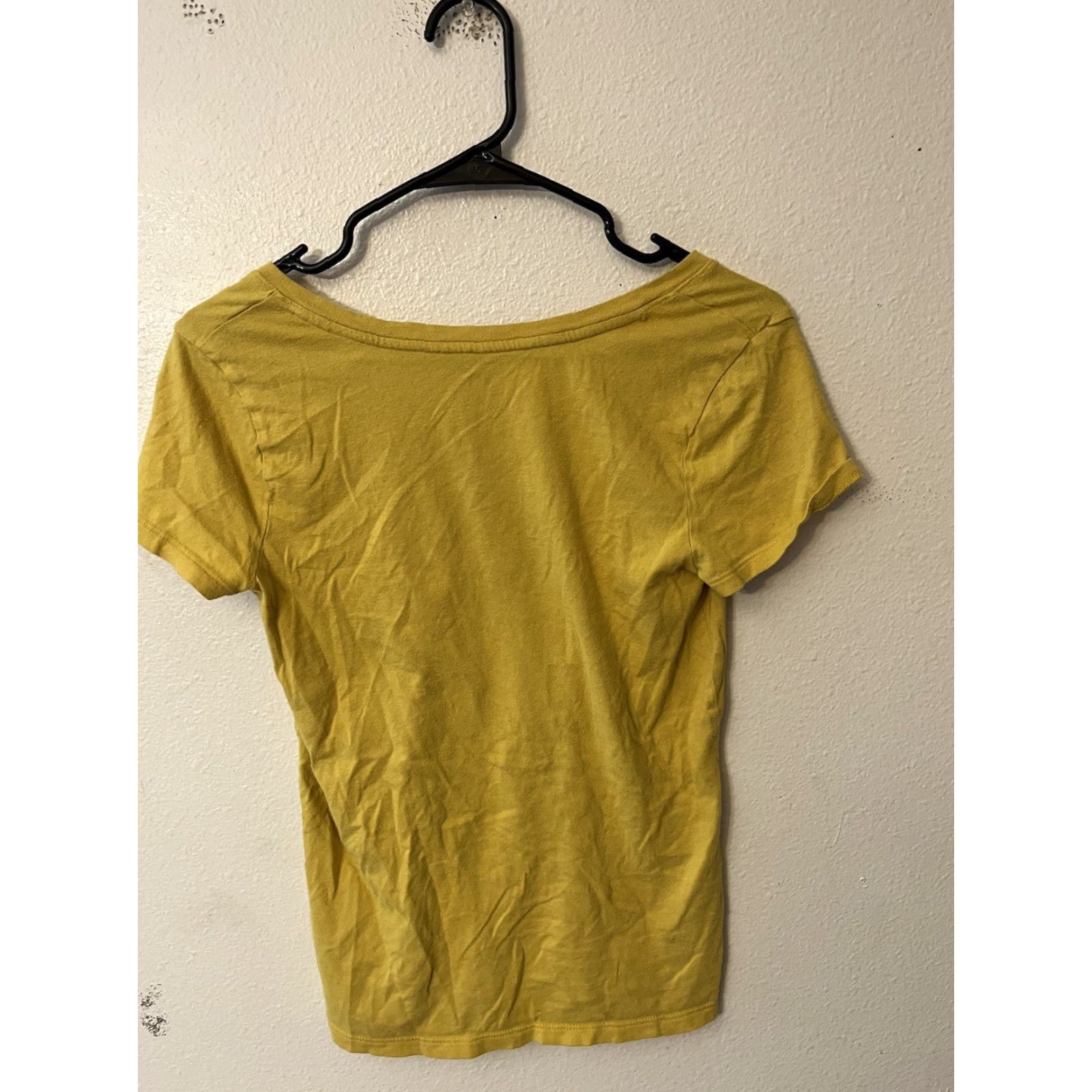 Gap Vintage Gap T-Shirt Women Small V-Neck Solid Yellow Stars Easy Wear Size S / US 4 / IT 40 - 3 Thumbnail