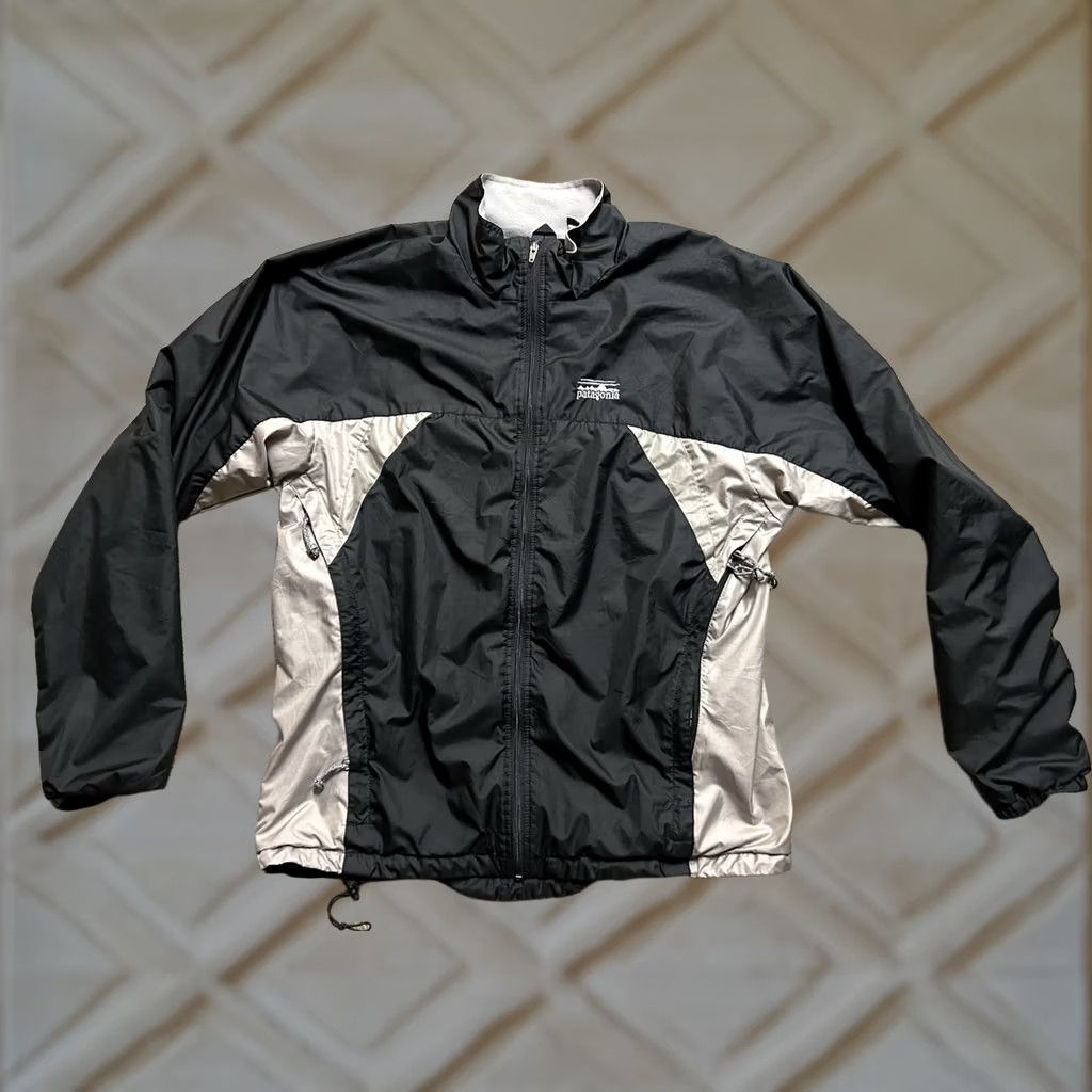 Patagonia VTG Patagonia Windbreaker Women’s Size L Full Zip Black/Gray Y2K Jacket Womens Size L / US 10 / IT 46 - 1 Thumbnail