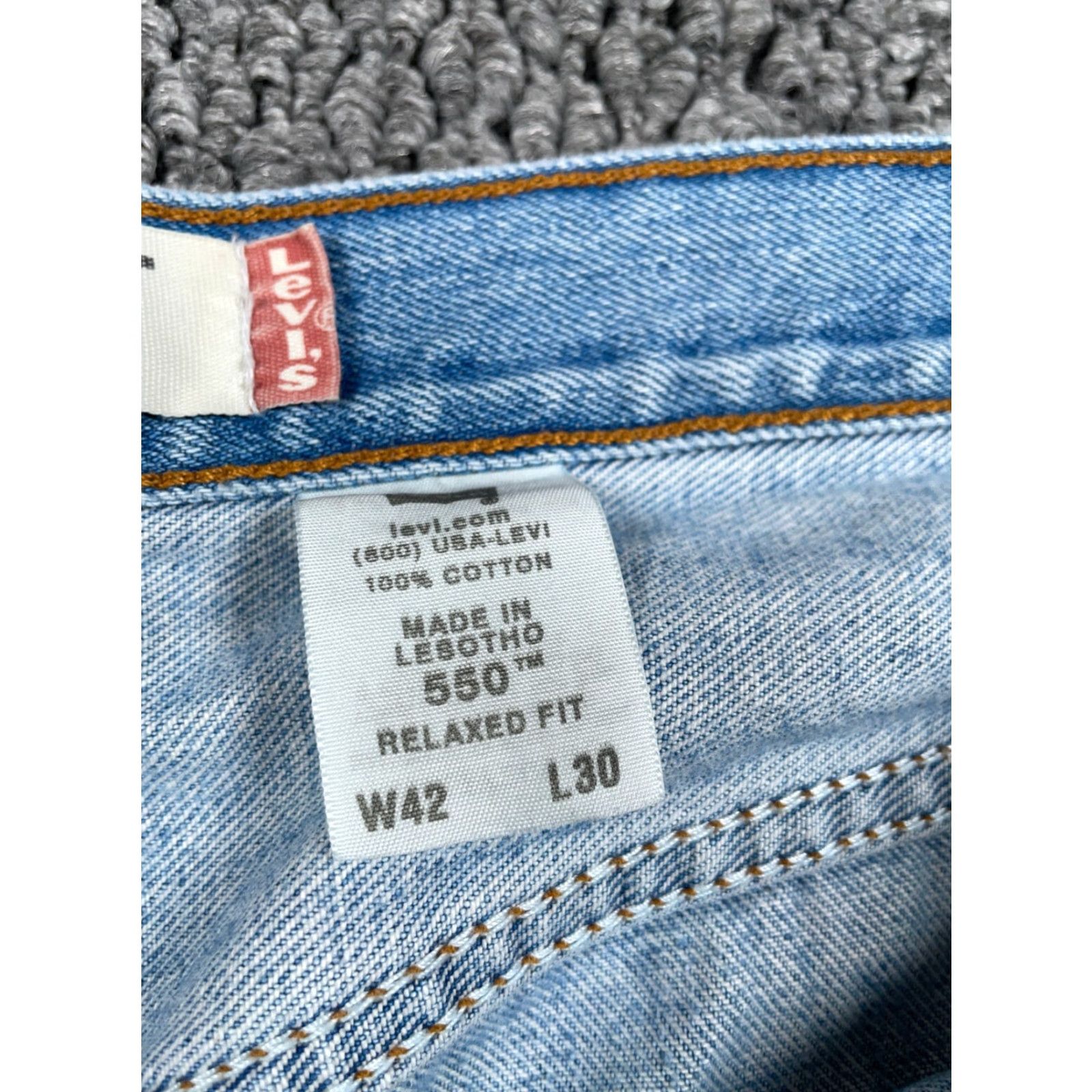 Levi's VINTAGE Levi's Jeans 42 x 30 Blue Denim Light Relaxed 550 Tapered Fit Men’s 90s Grunge Classic Hipster Retro Denim Pants Jeans Size US 42 / EU 58 - 4 Thumbnail