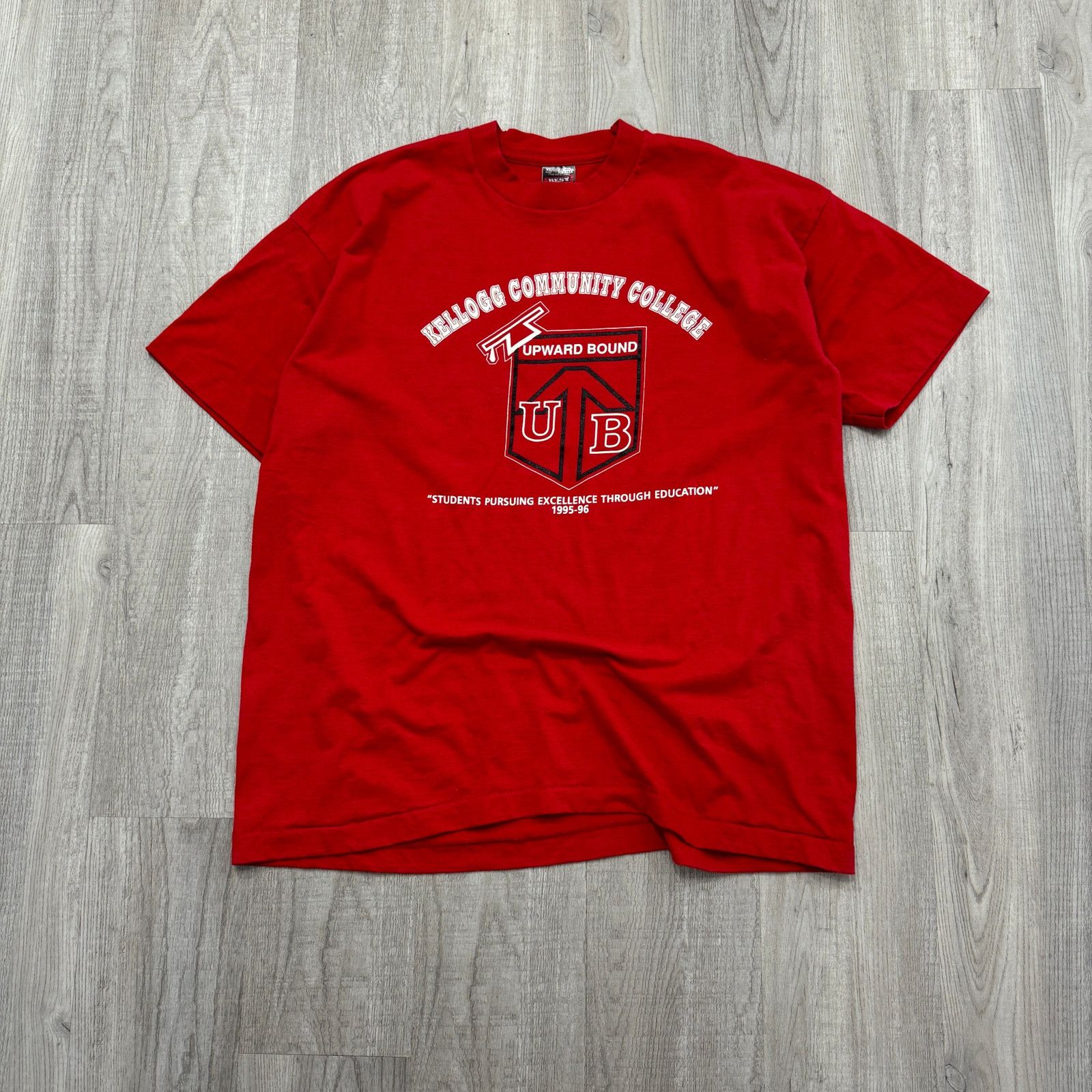 Vintage Vintage Kellogg Community College Shirt Men's XL Red 90s Size US XL / EU 56 / 4 - 1 Thumbnail