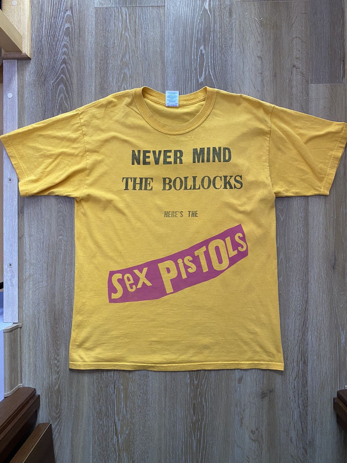 Band Tees Vintage Sex Pistols Nevermind the Bollocks Yellow Tee Size US XL / EU 56 / 4 - 1 Thumbnail