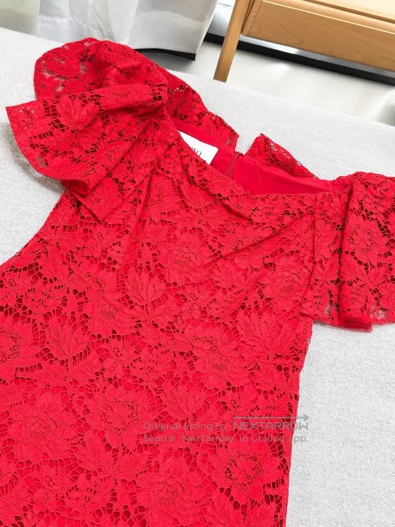 Valentino Valentino Lace dress Size S / US 4 / IT 40 - 2 Thumbnail