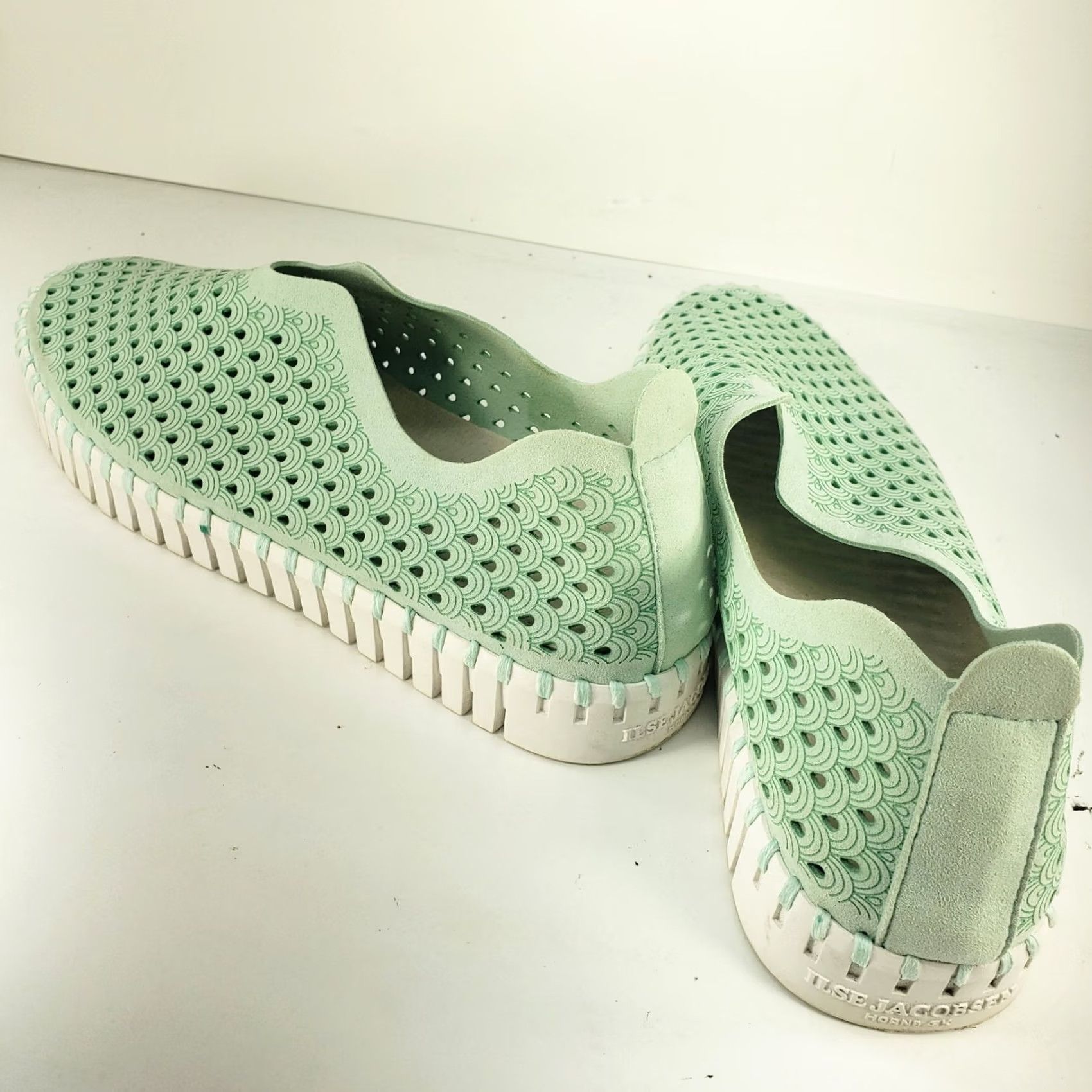 Ilse Jacobsen Ilse Jacobsen Tulip Perforated Slip On Flats Light Mint Green Sz 9.5-10 41 Womens Shoes Tulip Perforated Slip On Flats Green Light Mint 9.5-10 41 Size US 9.5 / IT 39.5 - 5 Thumbnail
