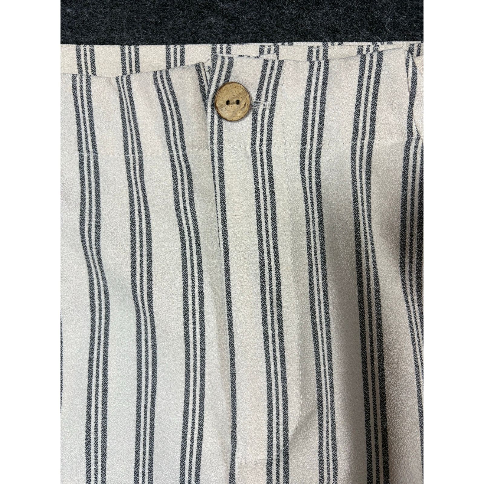 Pull & Bear Pull & Bear Striped Mini Skirt Size M 28 High Waist Casual Size 28" / US 6 / IT 42 - 4 Thumbnail