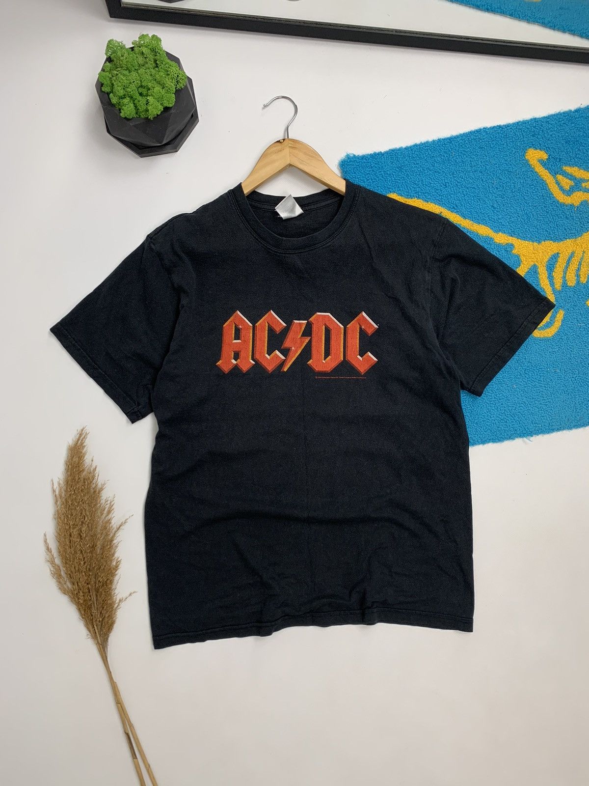 AC/DC × Band Tees × Vintage Vintage 2003 AC DC Faded T-Shirt Size US S / EU 44-46 / 1 - 1 Thumbnail