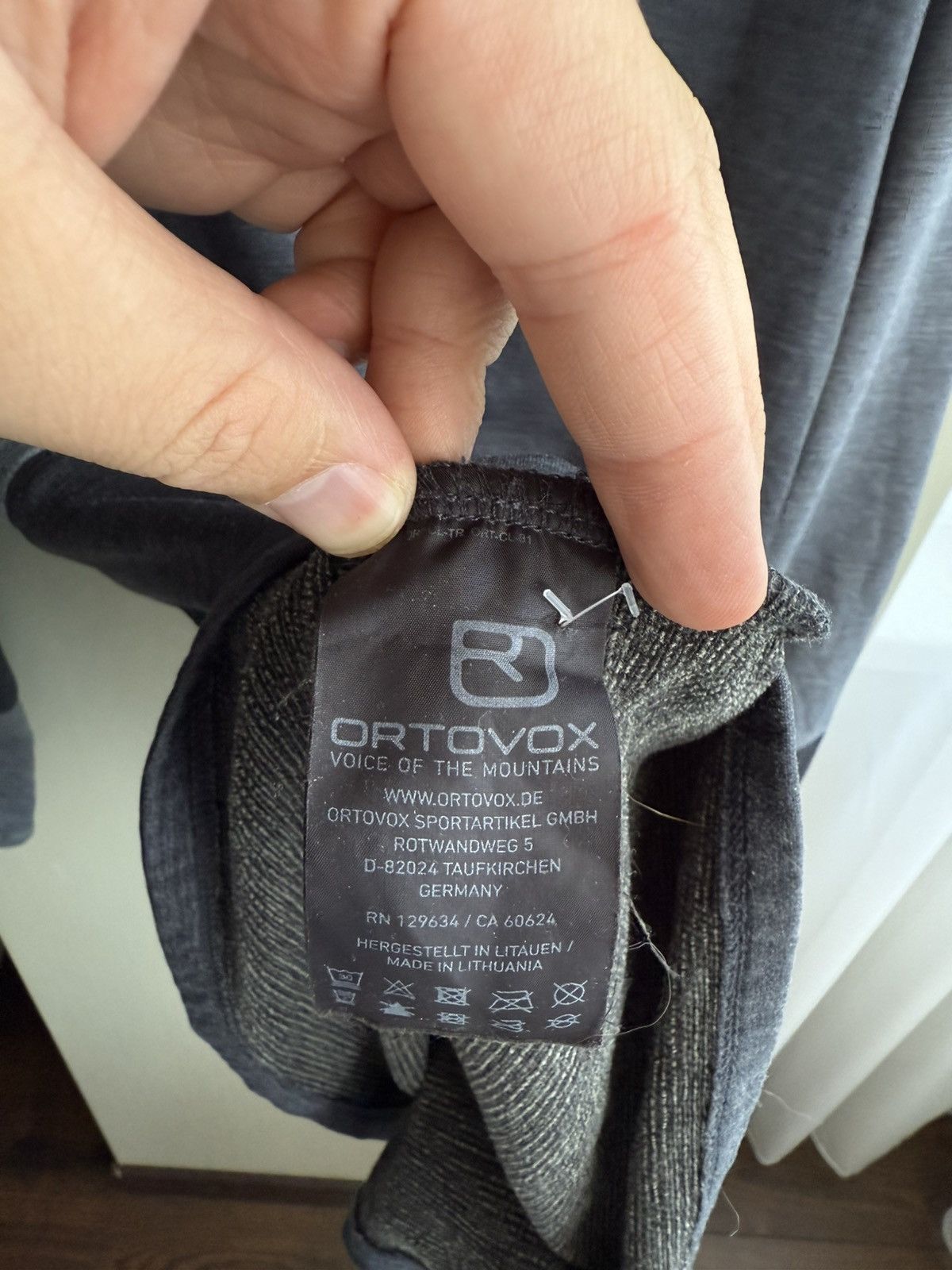 ORTOVOX men's ortovox grid merino wool fleece jacket hooded size L Size US L / EU 52-54 / 3 - 8 Thumbnail