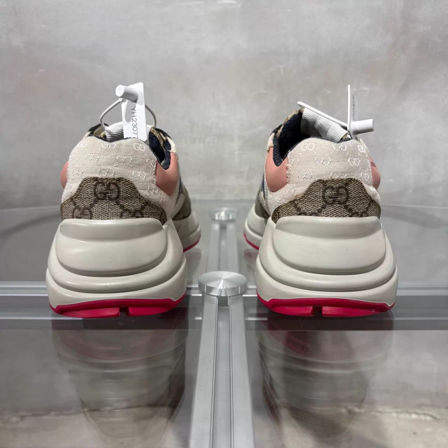 Gucci Gucci Pink GG Supreme Print Dad Sneakers 35 Size US 4 / IT 34 - 7 Thumbnail