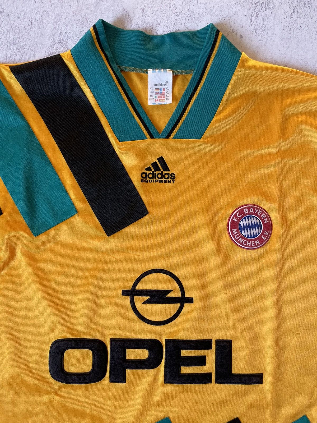 Adidas Adidas F.C. Bayern Munich 1993/1996 Away Football Jersey Size US XL / EU 56 / 4 - 4 Thumbnail