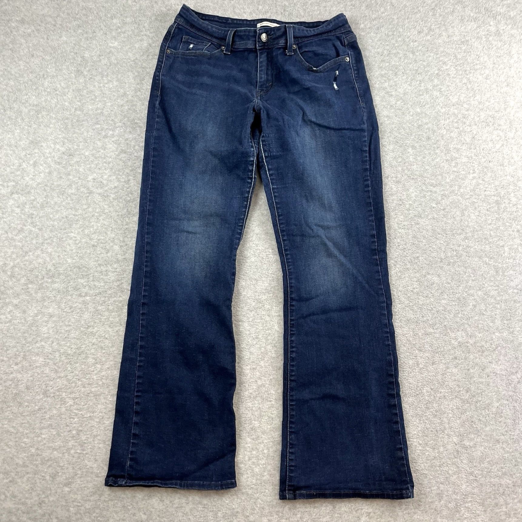 Levi's VINTAGE? No. Levi's 529 Curvy Boot Cut Jeans Dark Wash 31 x 31 Size 12M Women’s Denim 5-Pocket Size 34" / US 12 / IT 48 - 5 Thumbnail