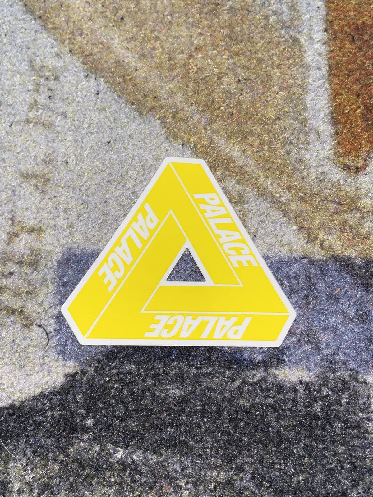 Palace Palace Exclusive Tri Ferg Sticker Size ONE SIZE - 1 Preview