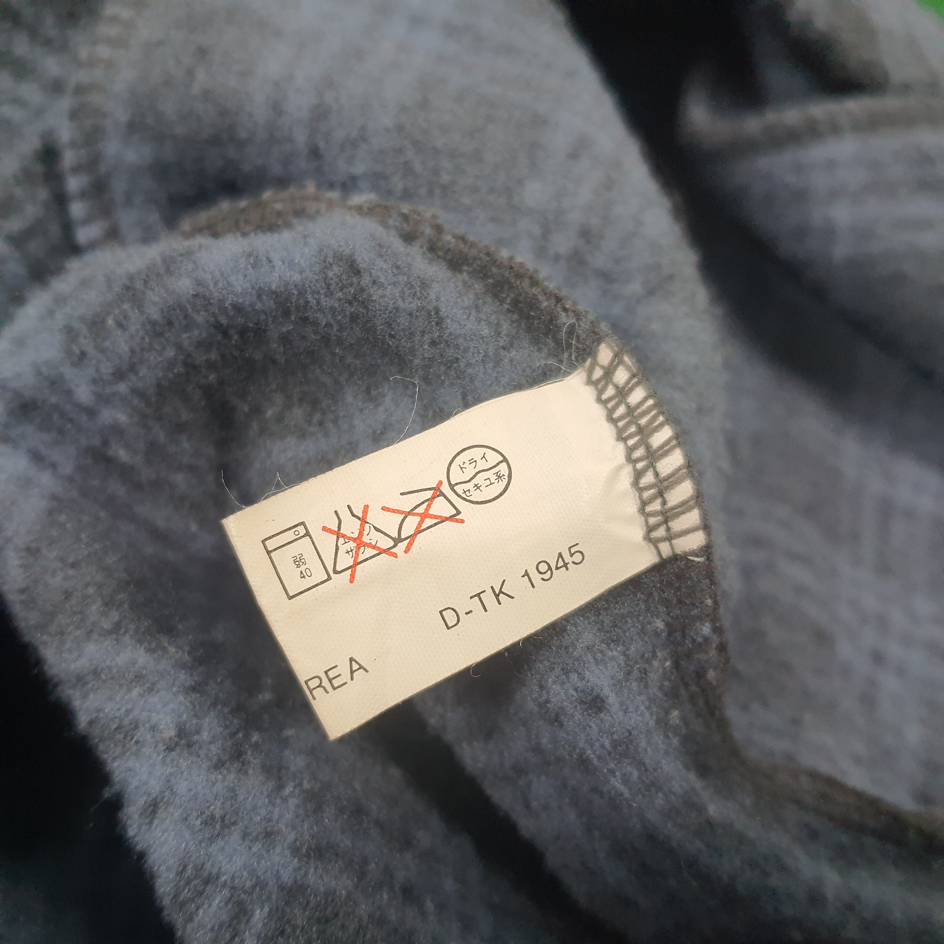 Other Vintage BITCH Skateboards Zipper Fleece Sweatshirts Size US L / EU 52-54 / 3 - 7 Thumbnail