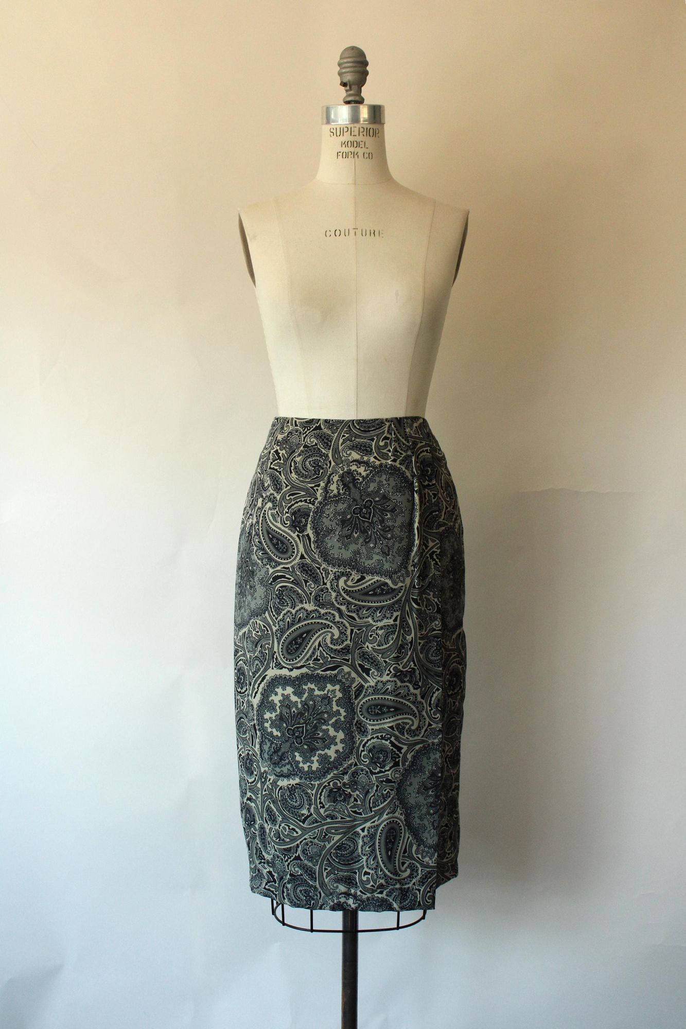 Vintage Vintage 1990s 2000s Skirt, Chaus Navy Blue Pencil Faux Wrap Size 27" / US 4 / IT 40 - 2 Thumbnail